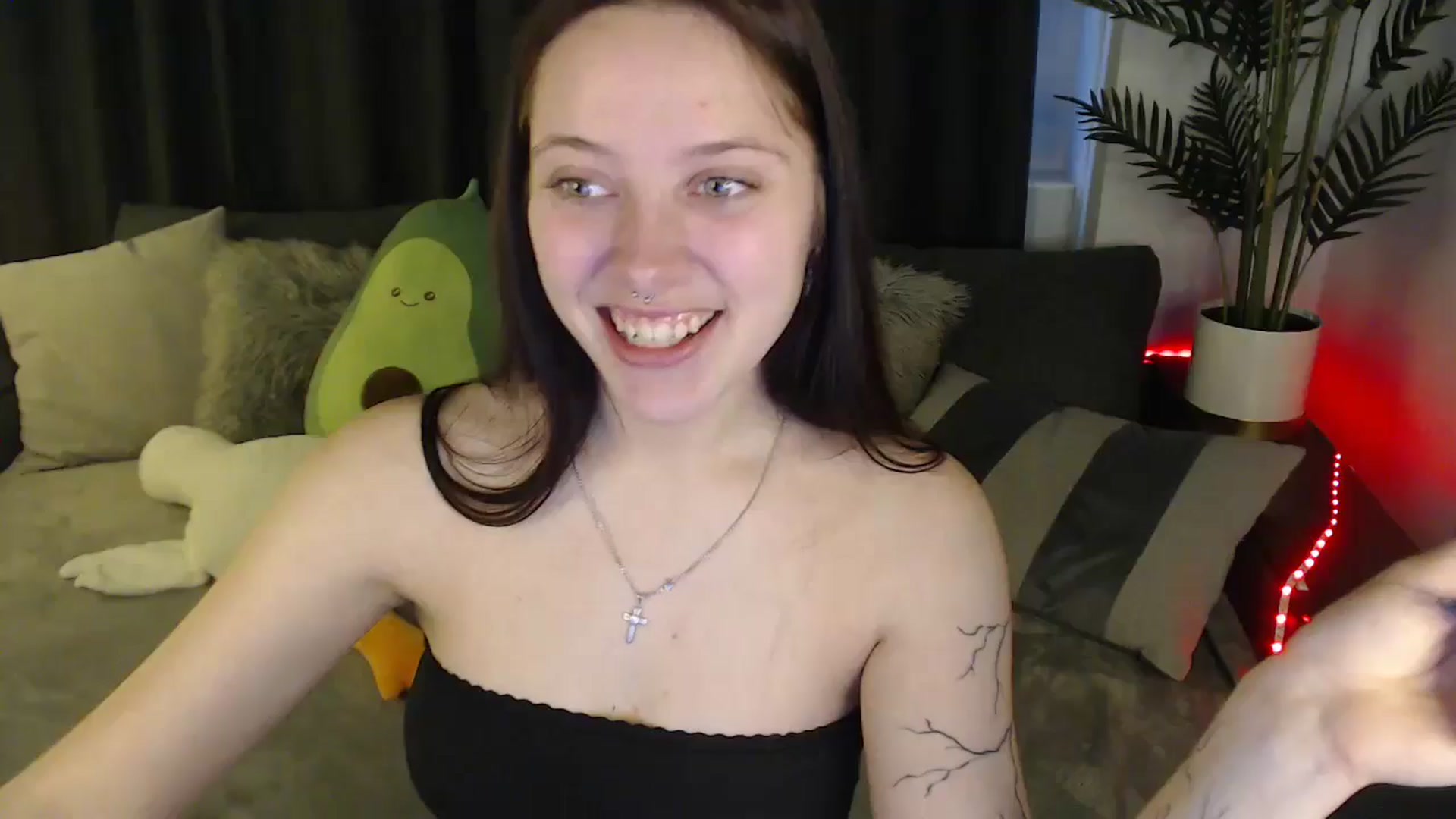 Gallery image thumbnail from SerenaSantos's myfreecams stream on, 05/25/2025, 10:41 image 1 of 20