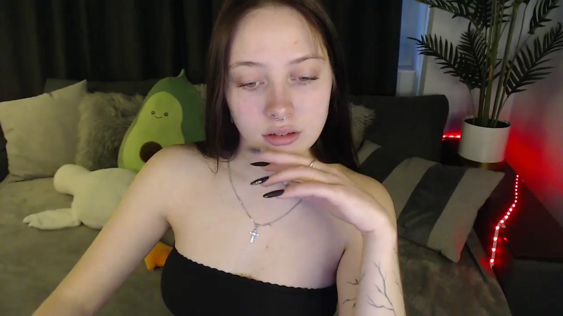 Gallery image thumbnail from SerenaSantos's myfreecams stream on, 05/25/2025, 10:41 image 6 of 20