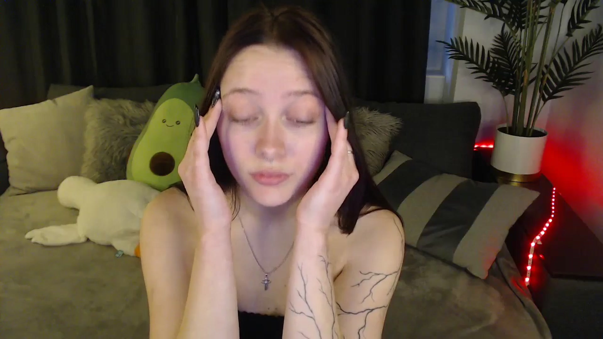Gallery image thumbnail from SerenaSantos's myfreecams stream on, 05/25/2025, 11:15 image 2 of 20