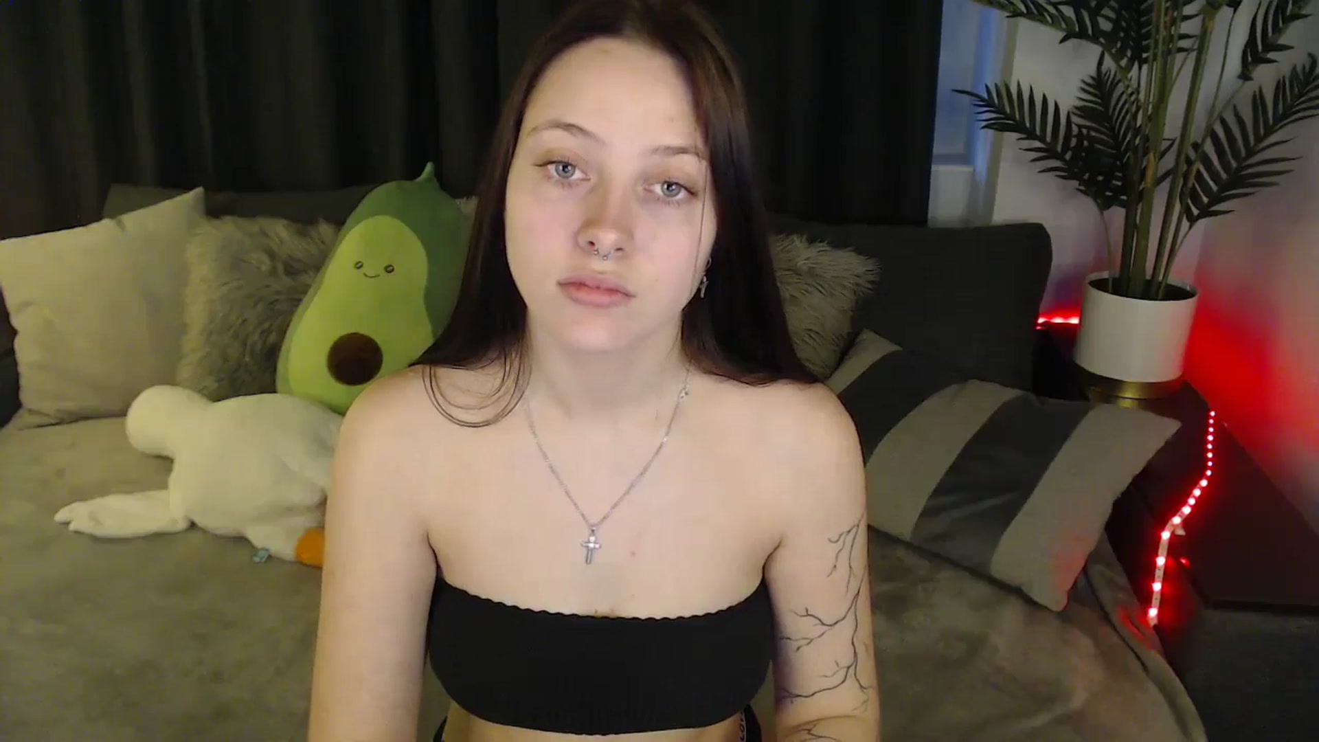 Gallery image thumbnail from SerenaSantos's myfreecams stream on, 05/25/2025, 11:15 image 3 of 20