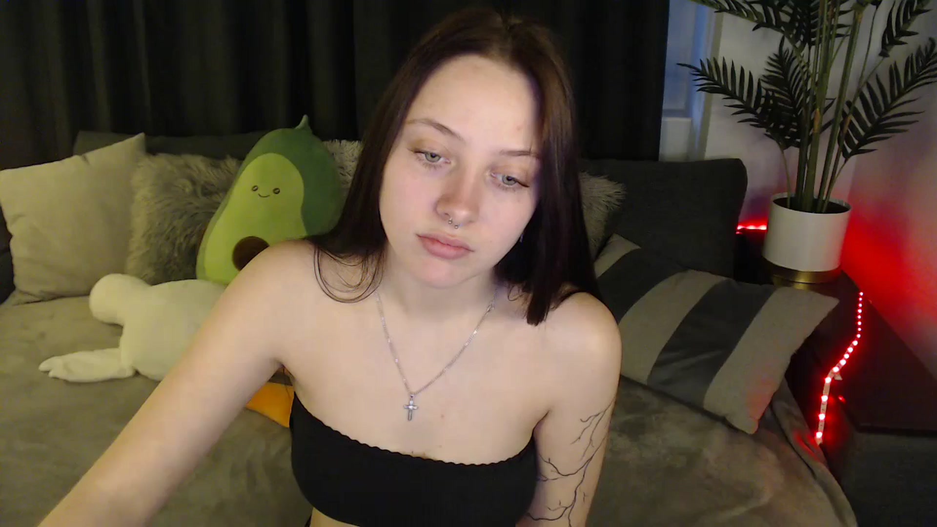 Gallery image thumbnail from SerenaSantos's myfreecams stream on, 05/25/2025, 11:15 image 1 of 20