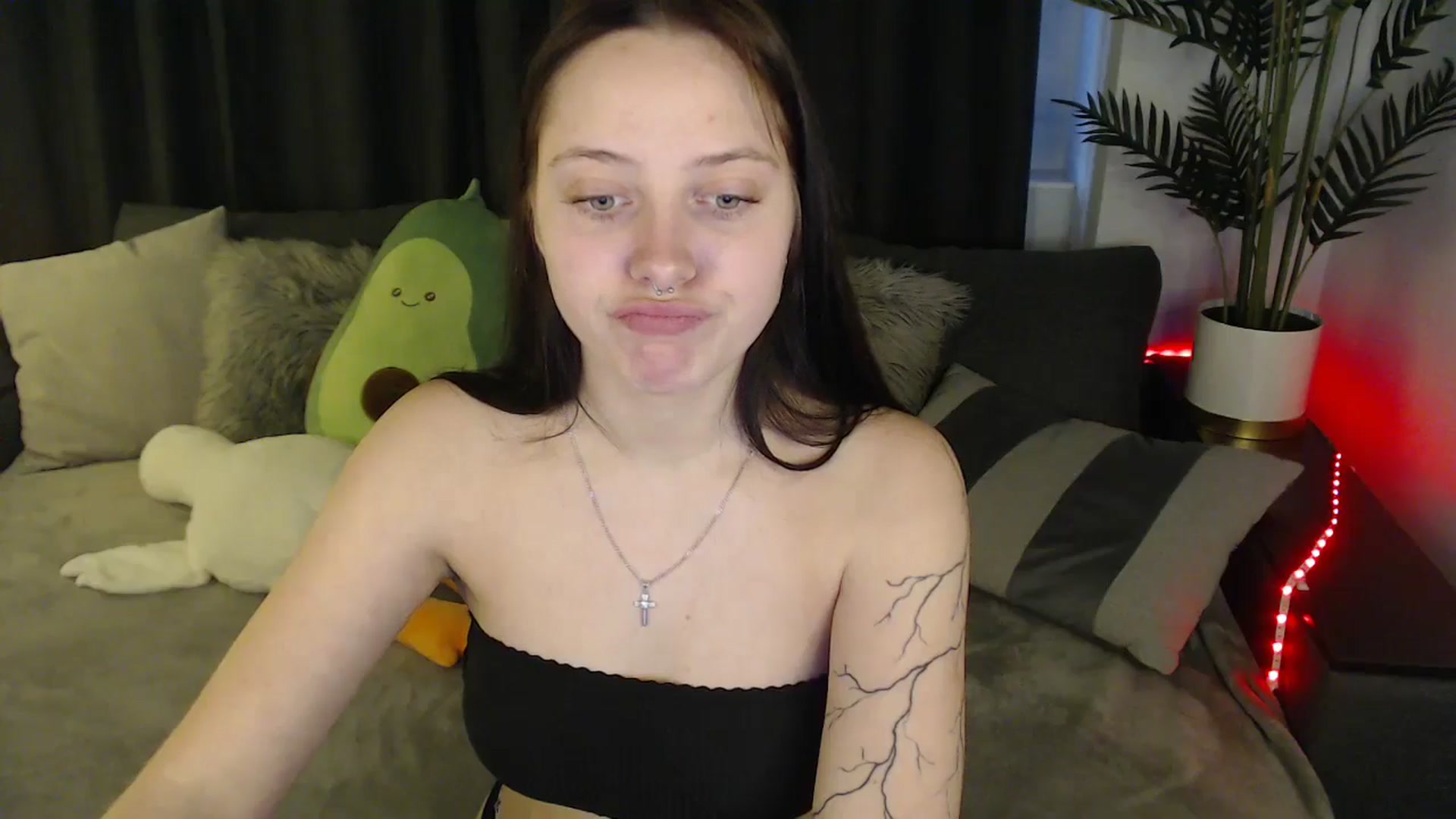 Gallery image thumbnail from SerenaSantos's myfreecams stream on, 05/25/2025, 11:15 image 20 of 20