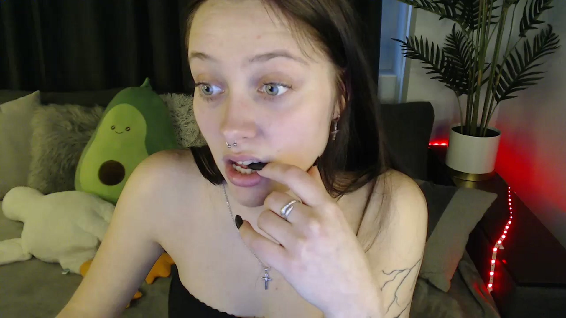 Gallery image thumbnail from SerenaSantos's myfreecams stream on, 05/25/2025, 13:07 image 12 of 20