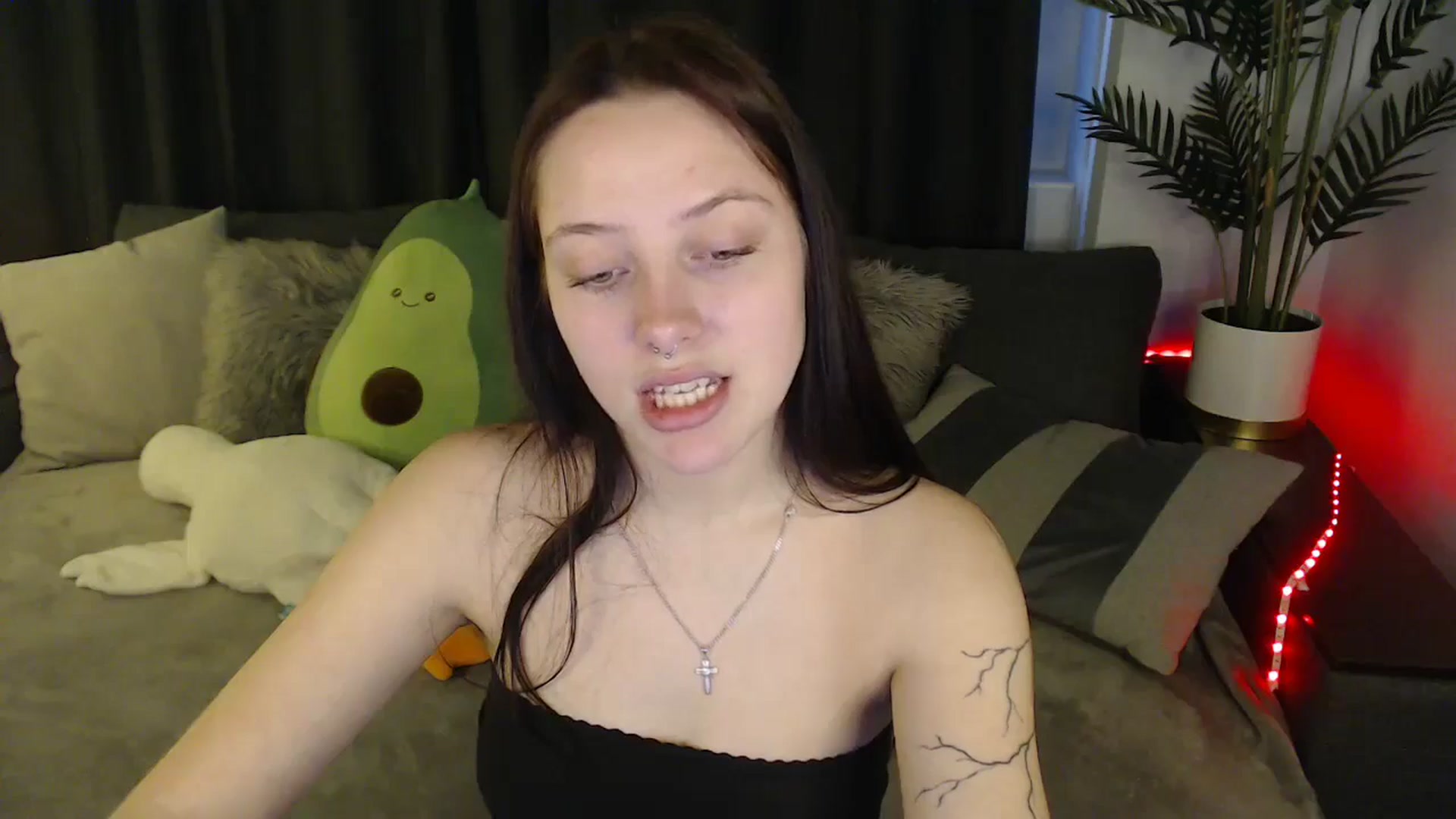 Gallery image thumbnail from SerenaSantos's myfreecams stream on, 05/25/2025, 13:07 image 3 of 20