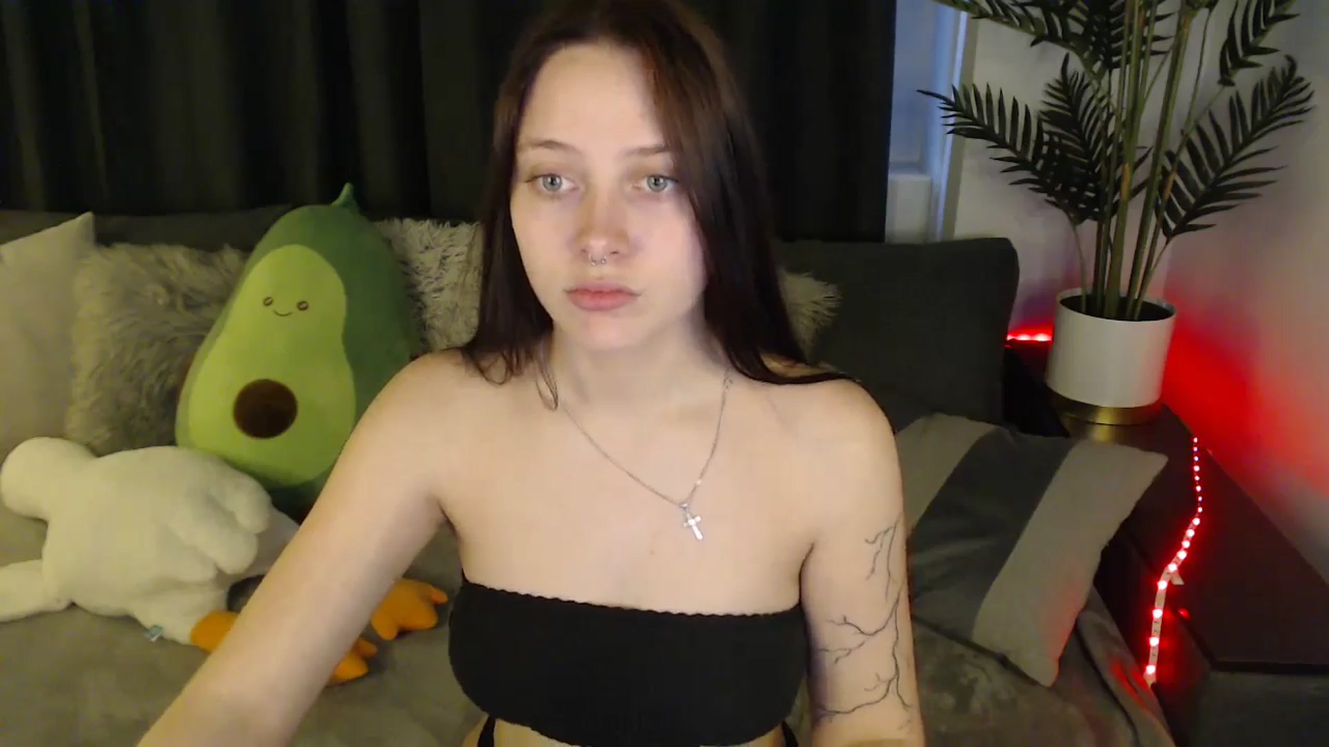 Gallery image thumbnail from SerenaSantos's myfreecams stream on, 05/25/2025, 13:37 image 14 of 20