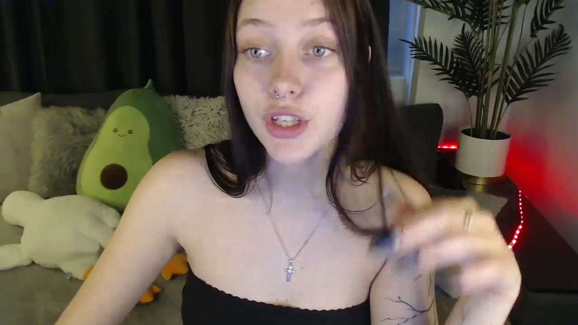 Gallery image thumbnail from SerenaSantos's myfreecams stream on, 05/25/2025, 13:37 image 3 of 20