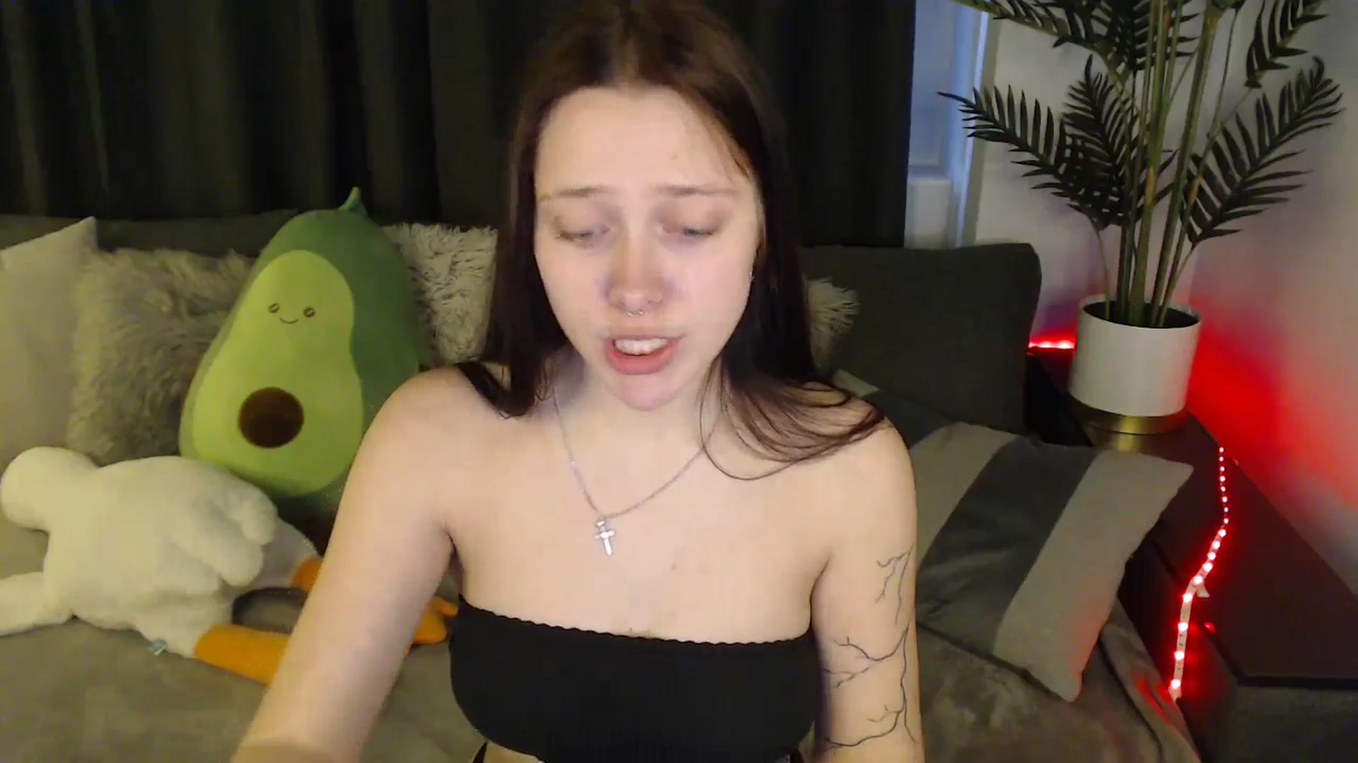 Gallery image thumbnail from SerenaSantos's myfreecams stream on, 05/25/2025, 13:37 image 9 of 20