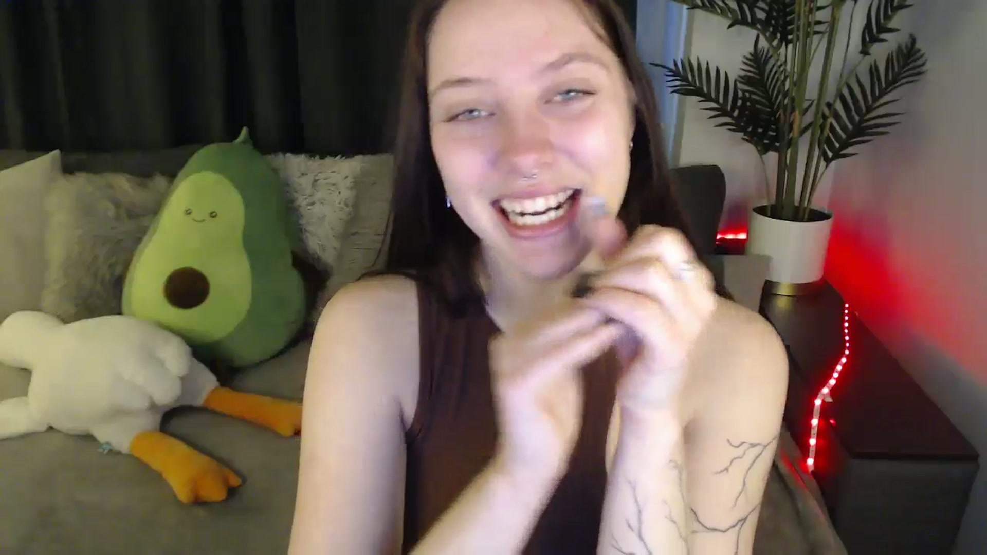 Gallery image thumbnail from SerenaSantos's myfreecams stream on, 05/26/2025, 10:45 image 10 of 20