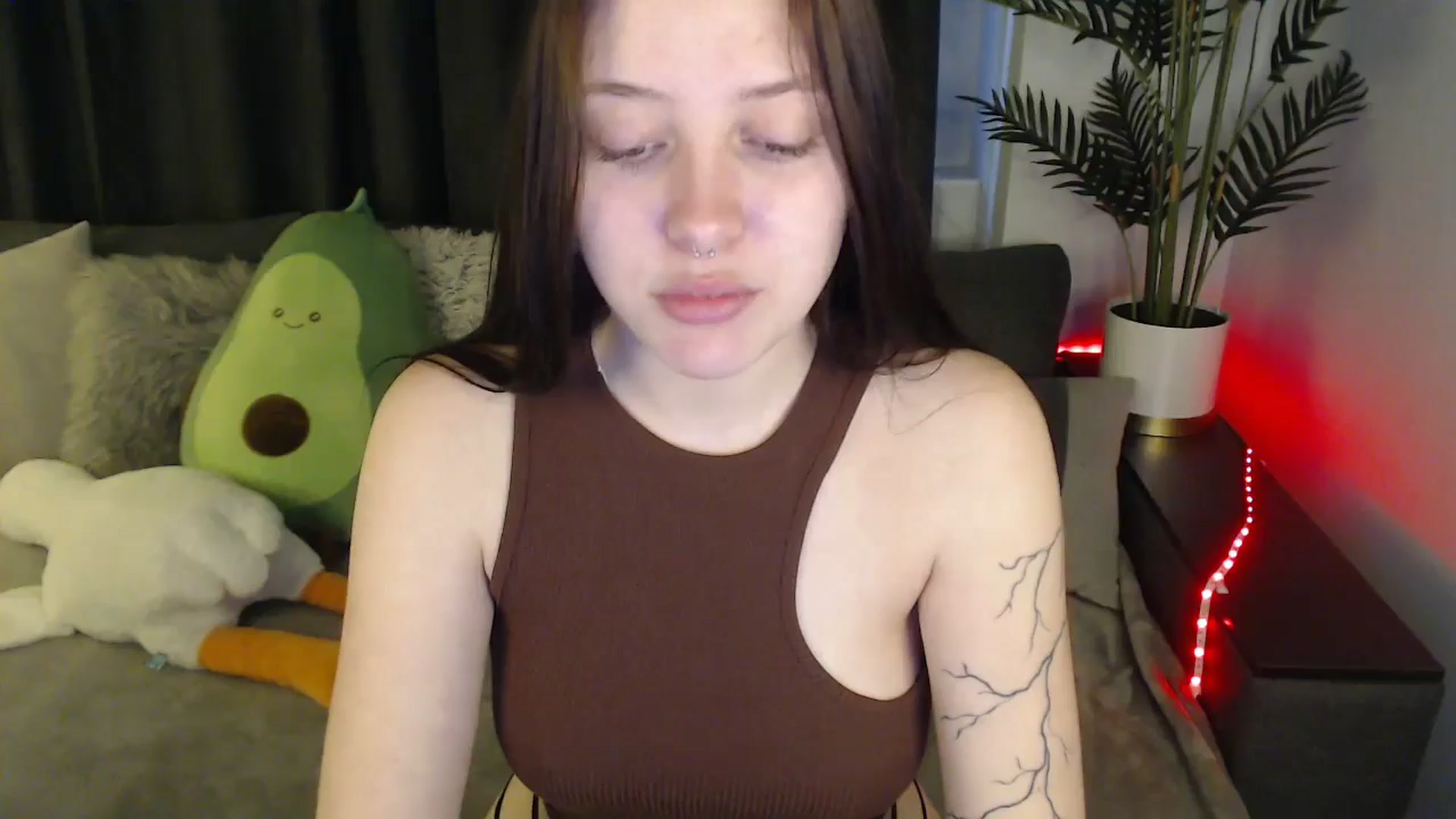 Gallery image thumbnail from SerenaSantos's myfreecams stream on, 05/26/2025, 10:45 image 17 of 20