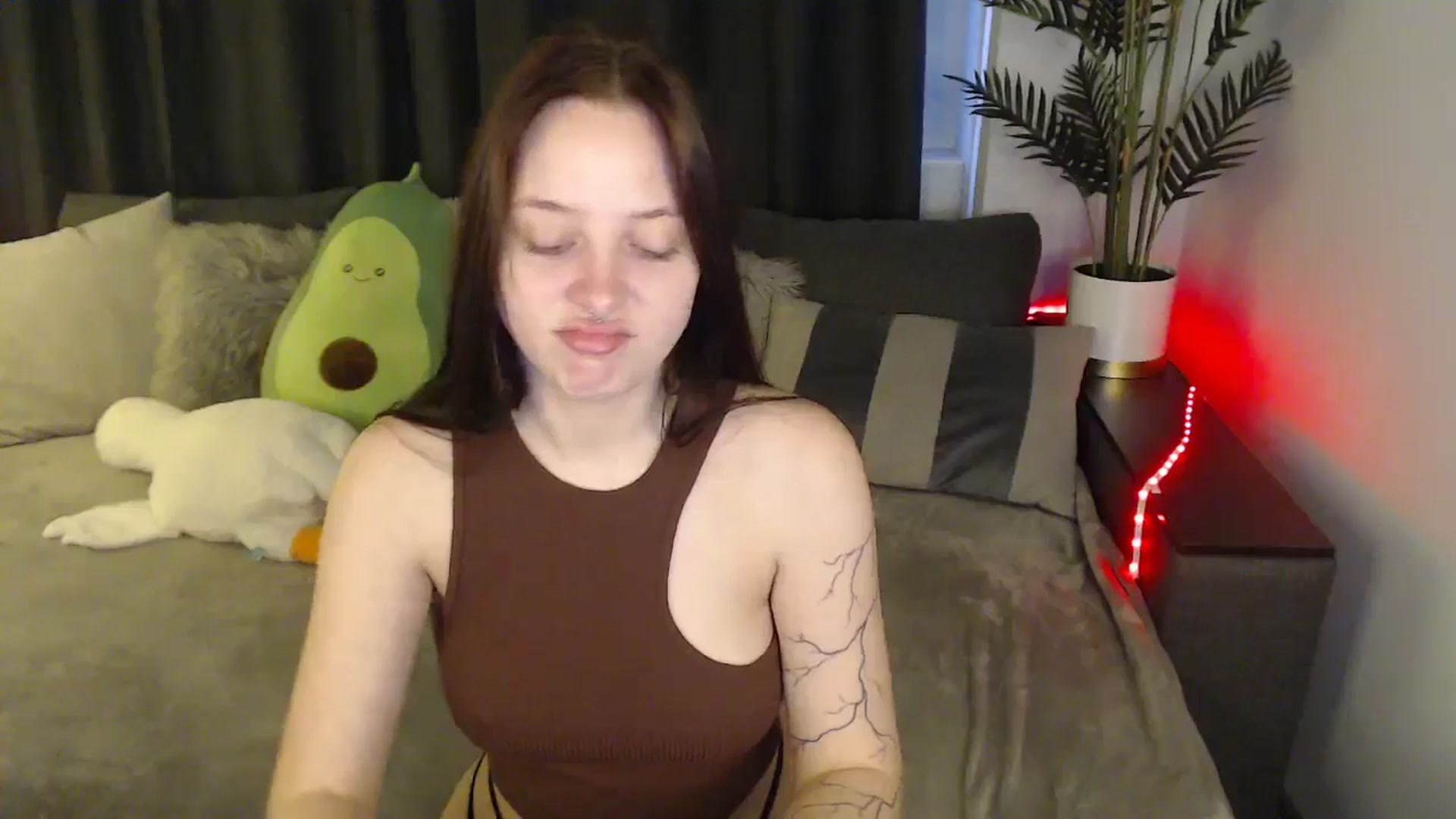 Gallery image thumbnail from SerenaSantos's myfreecams stream on, 05/26/2025, 11:44 image 3 of 20