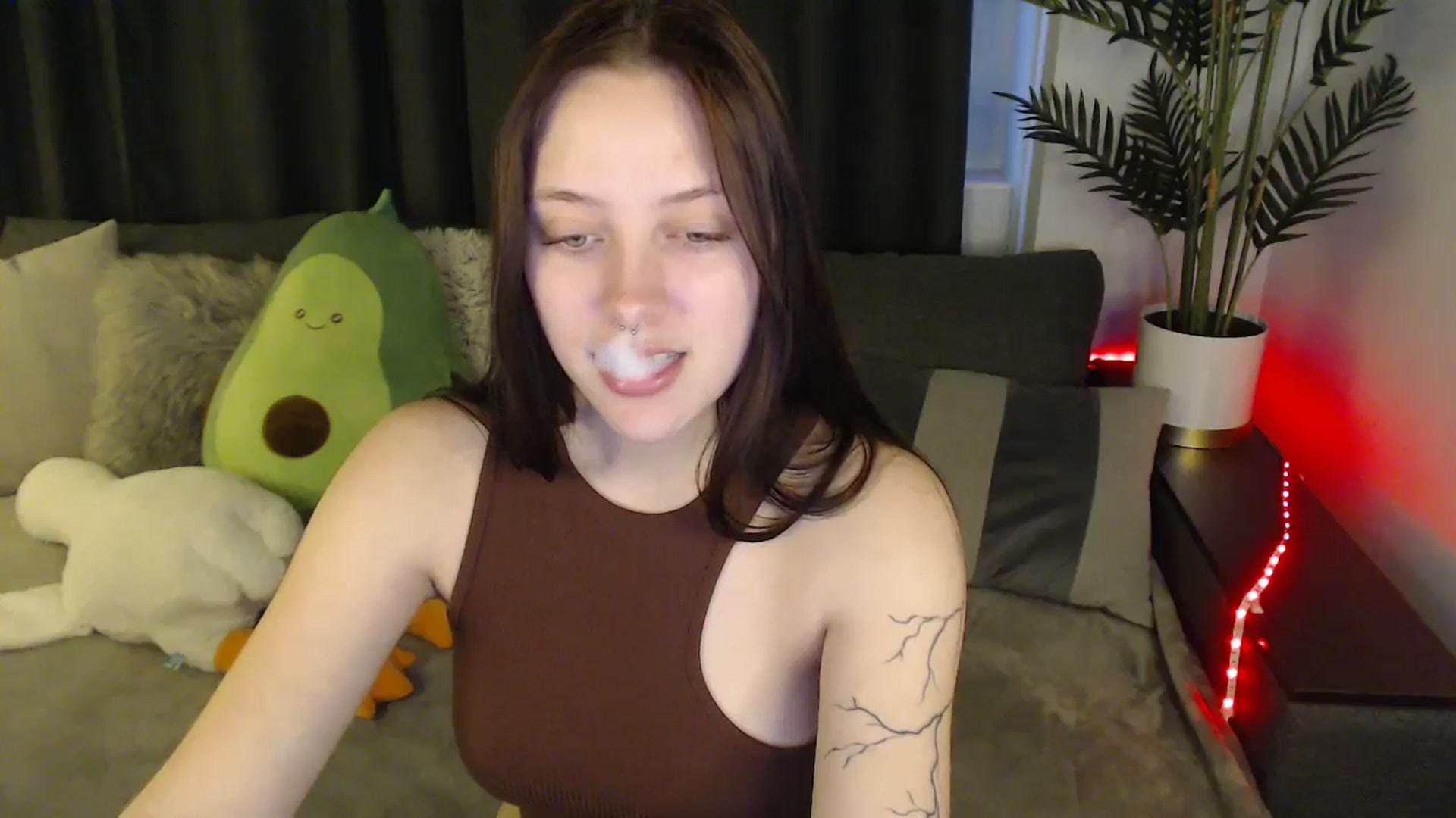 Gallery image thumbnail from SerenaSantos's myfreecams stream on, 05/26/2025, 11:44 image 13 of 20