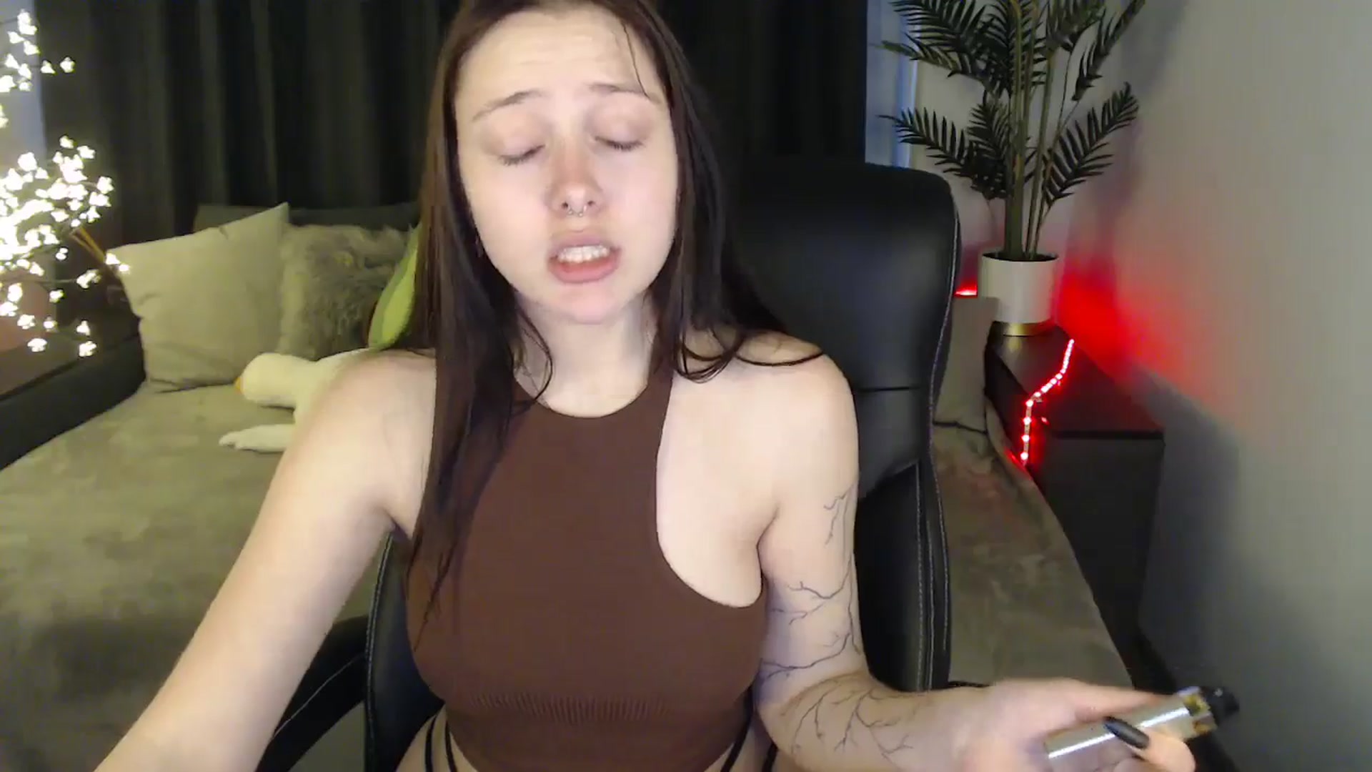 Gallery image thumbnail from SerenaSantos's myfreecams stream on, 05/26/2025, 13:59 image 8 of 20