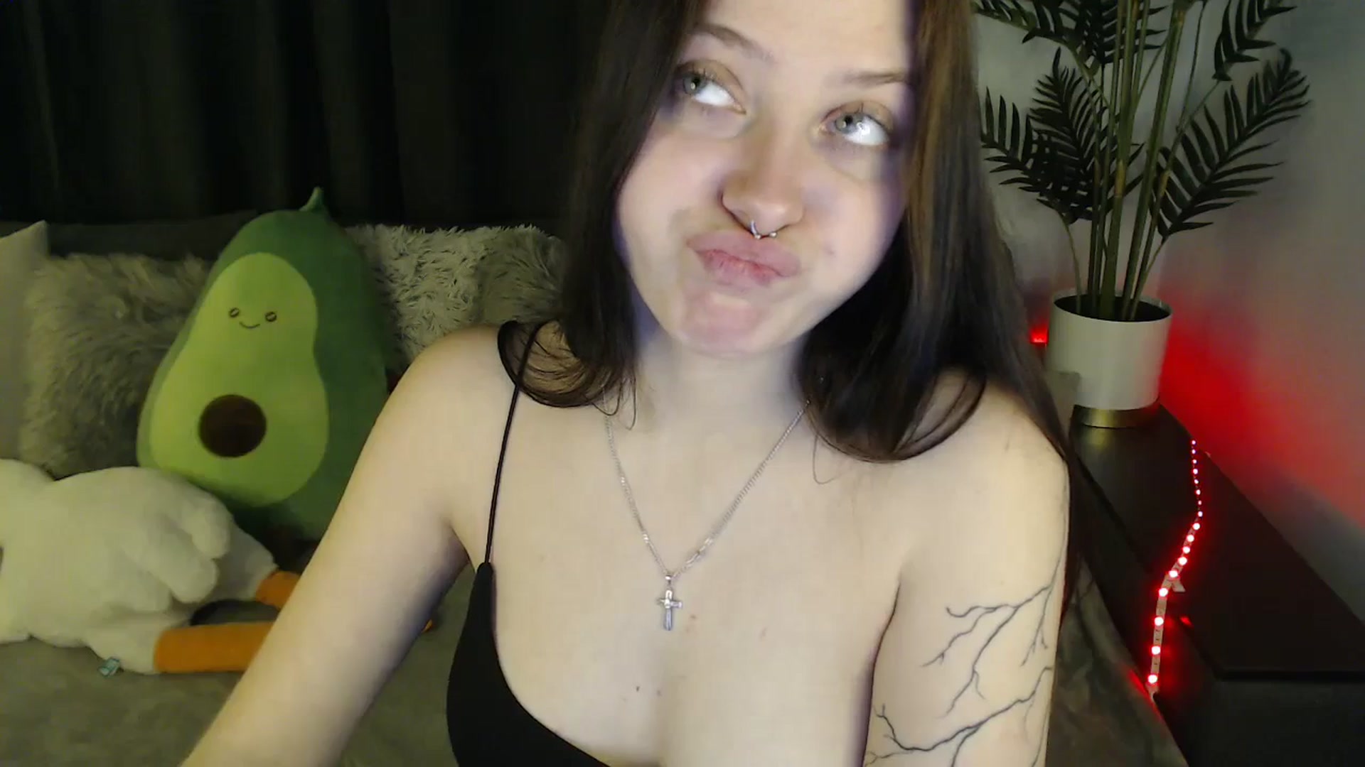 Gallery image thumbnail from SerenaSantos's myfreecams stream on, 05/27/2025, 08:49 image 20 of 20