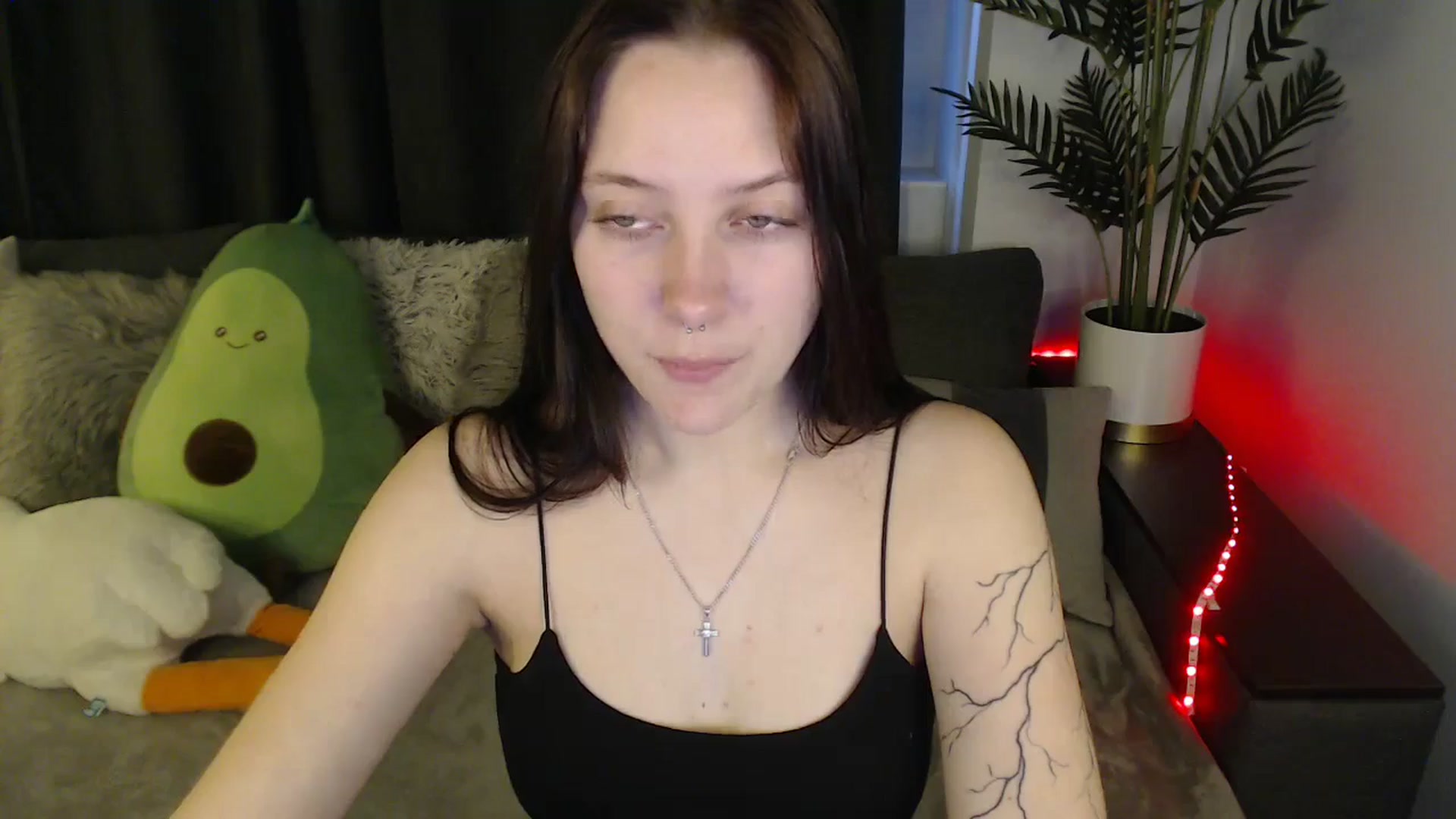 Gallery image thumbnail from SerenaSantos's myfreecams stream on, 05/27/2025, 09:22 image 17 of 20
