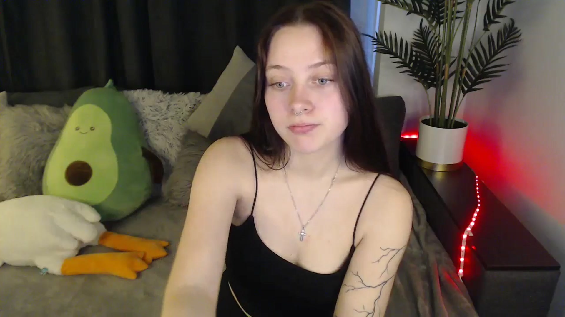 Gallery image thumbnail from SerenaSantos's myfreecams stream on, 05/27/2025, 10:13 image 5 of 20