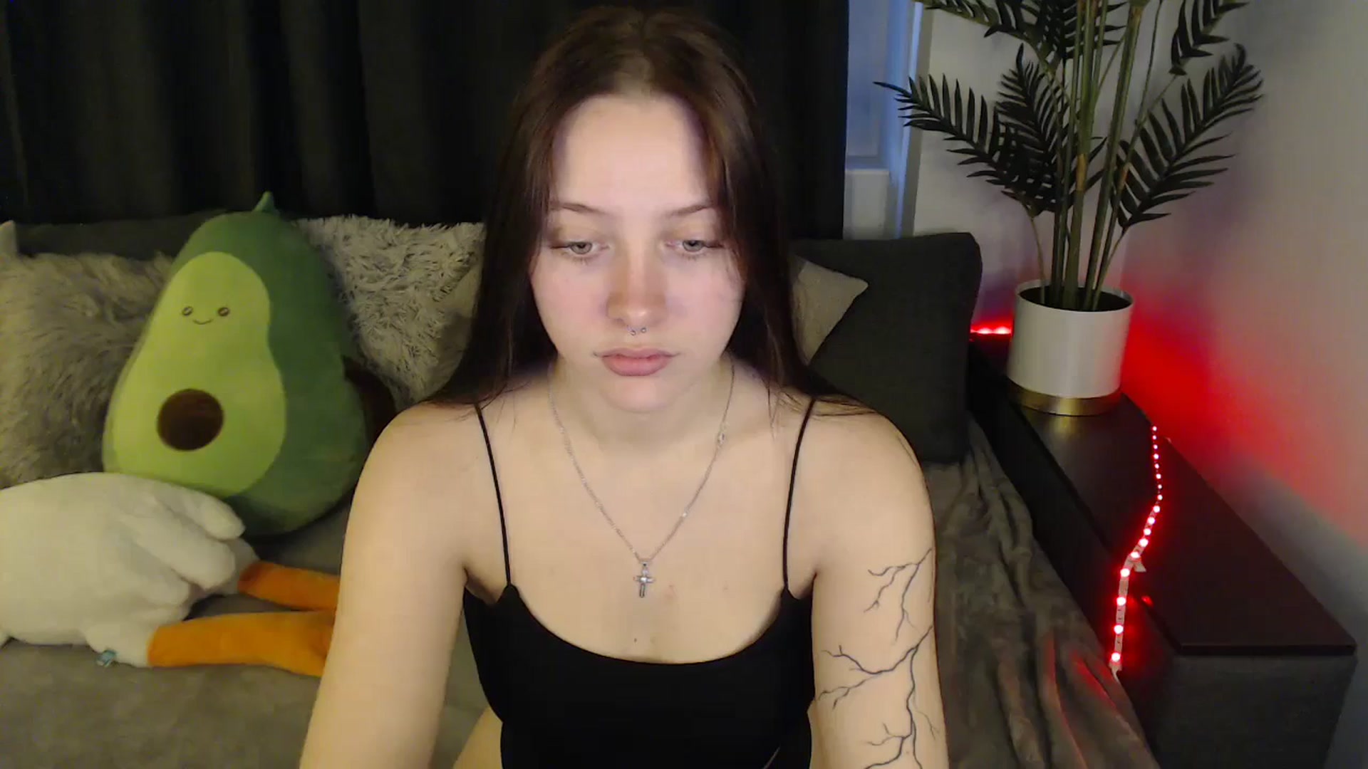 Gallery image thumbnail from SerenaSantos's myfreecams stream on, 05/27/2025, 10:13 image 12 of 20