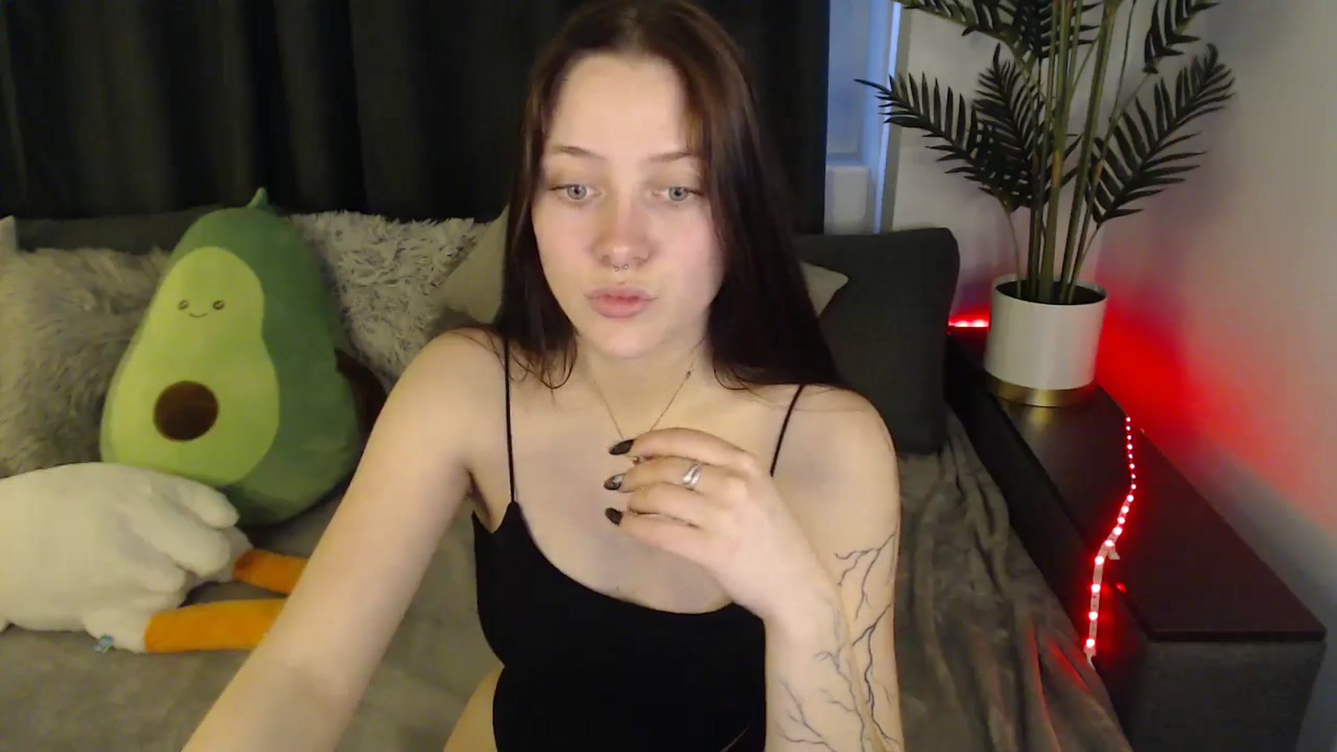 Gallery image thumbnail from SerenaSantos's myfreecams stream on, 05/27/2025, 10:13 image 4 of 20