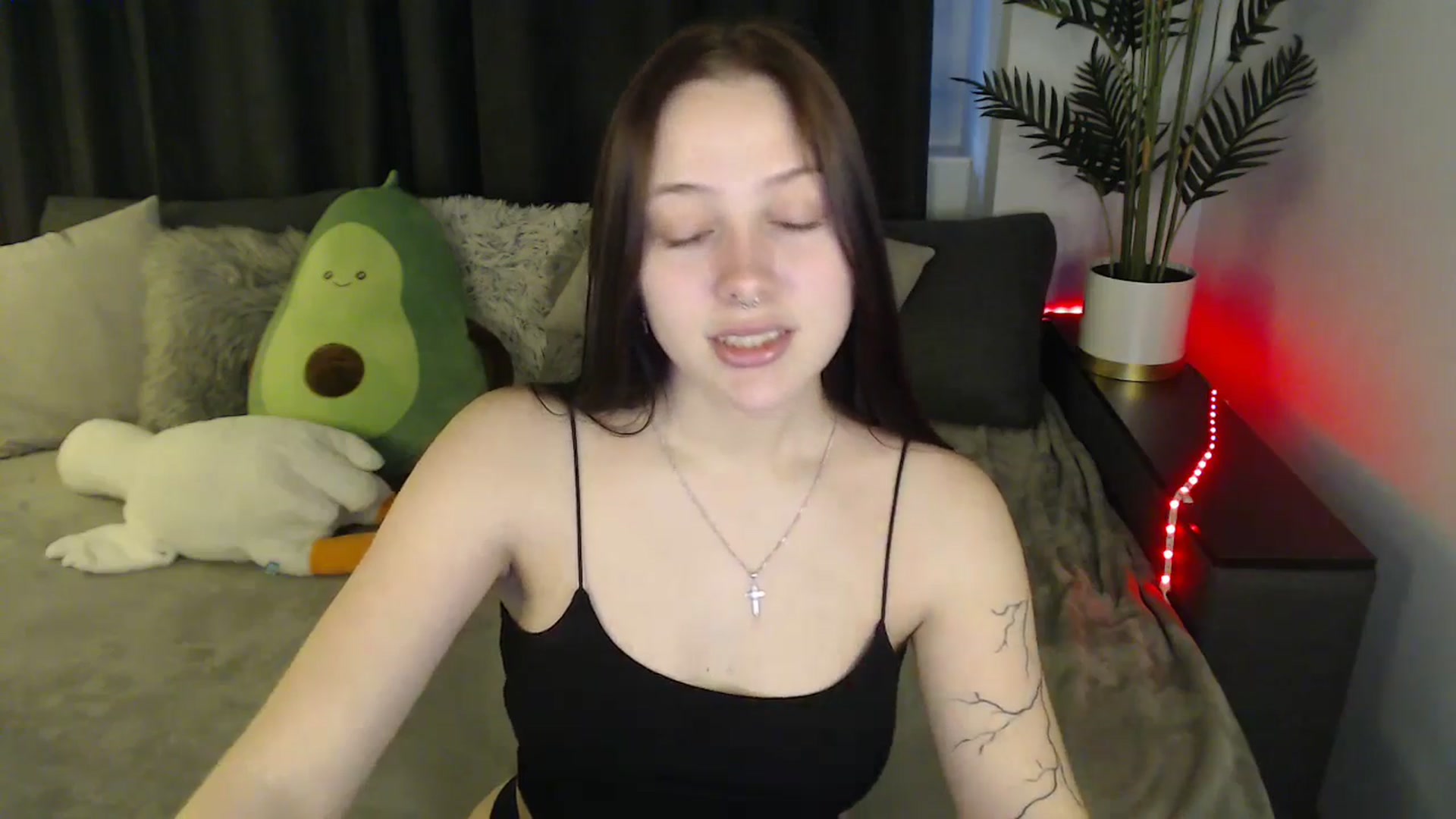 Gallery image thumbnail from SerenaSantos's myfreecams stream on, 05/27/2025, 11:36 image 4 of 20