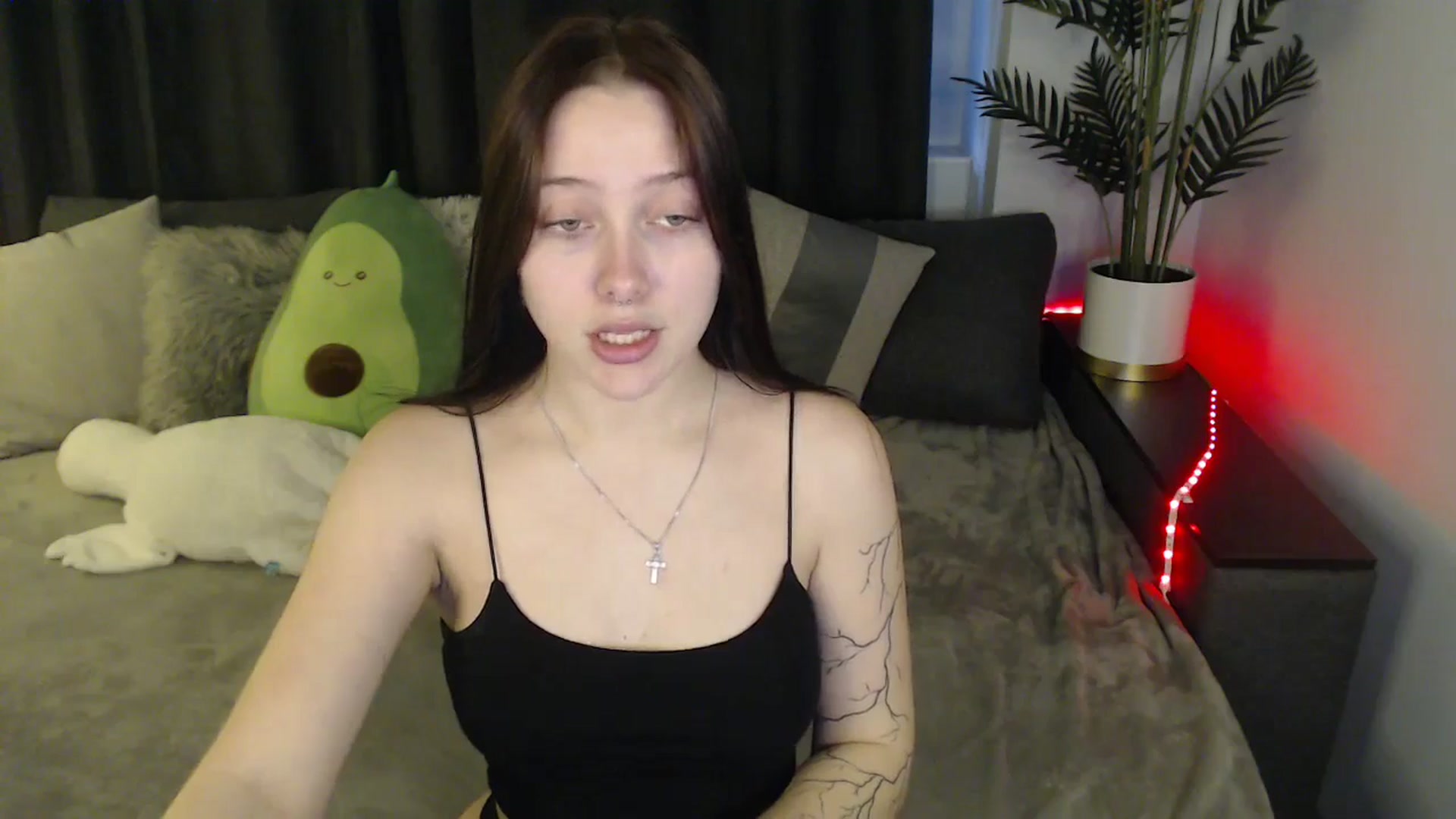 Gallery image thumbnail from SerenaSantos's myfreecams stream on, 05/27/2025, 11:36 image 7 of 20