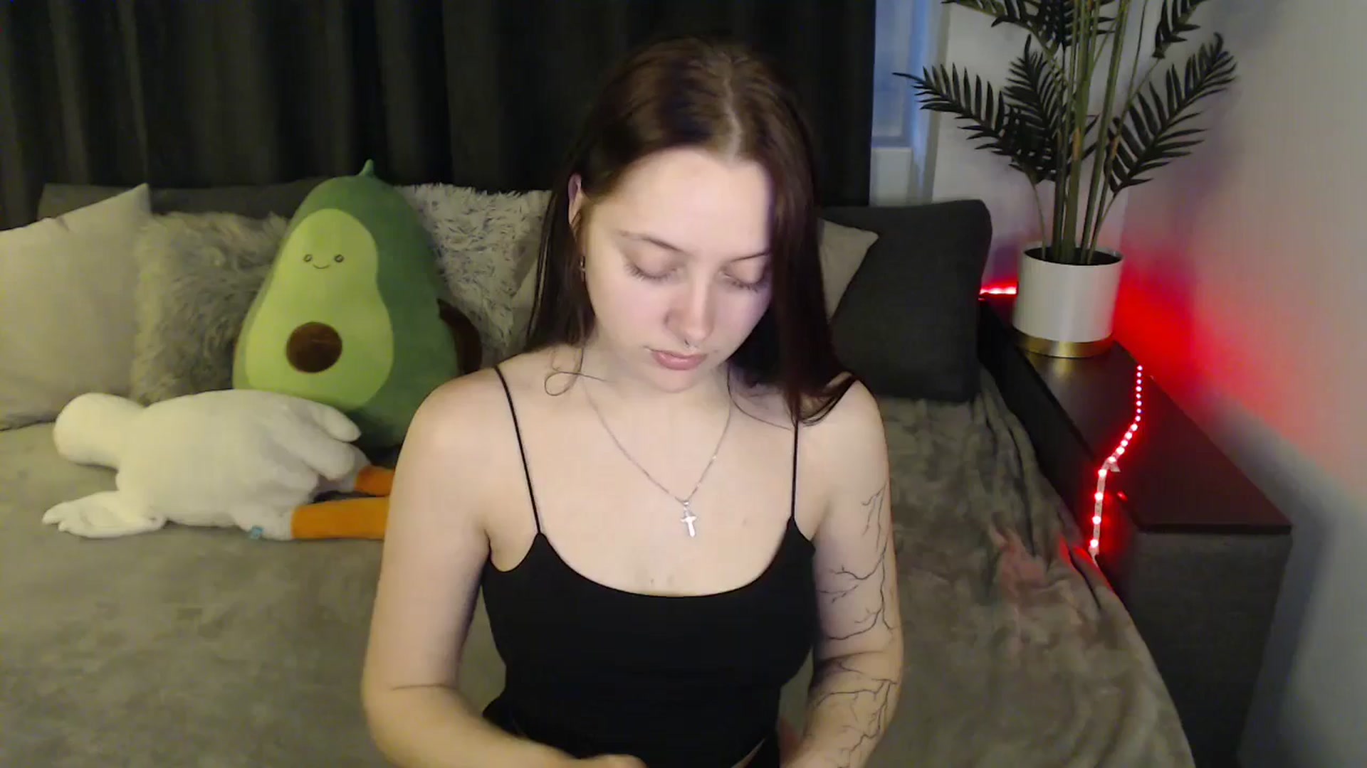 Gallery image thumbnail from SerenaSantos's myfreecams stream on, 05/27/2025, 11:36 image 1 of 20