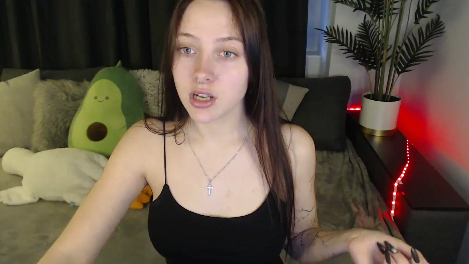 Gallery image thumbnail from SerenaSantos's myfreecams stream on, 05/27/2025, 11:36 image 10 of 20
