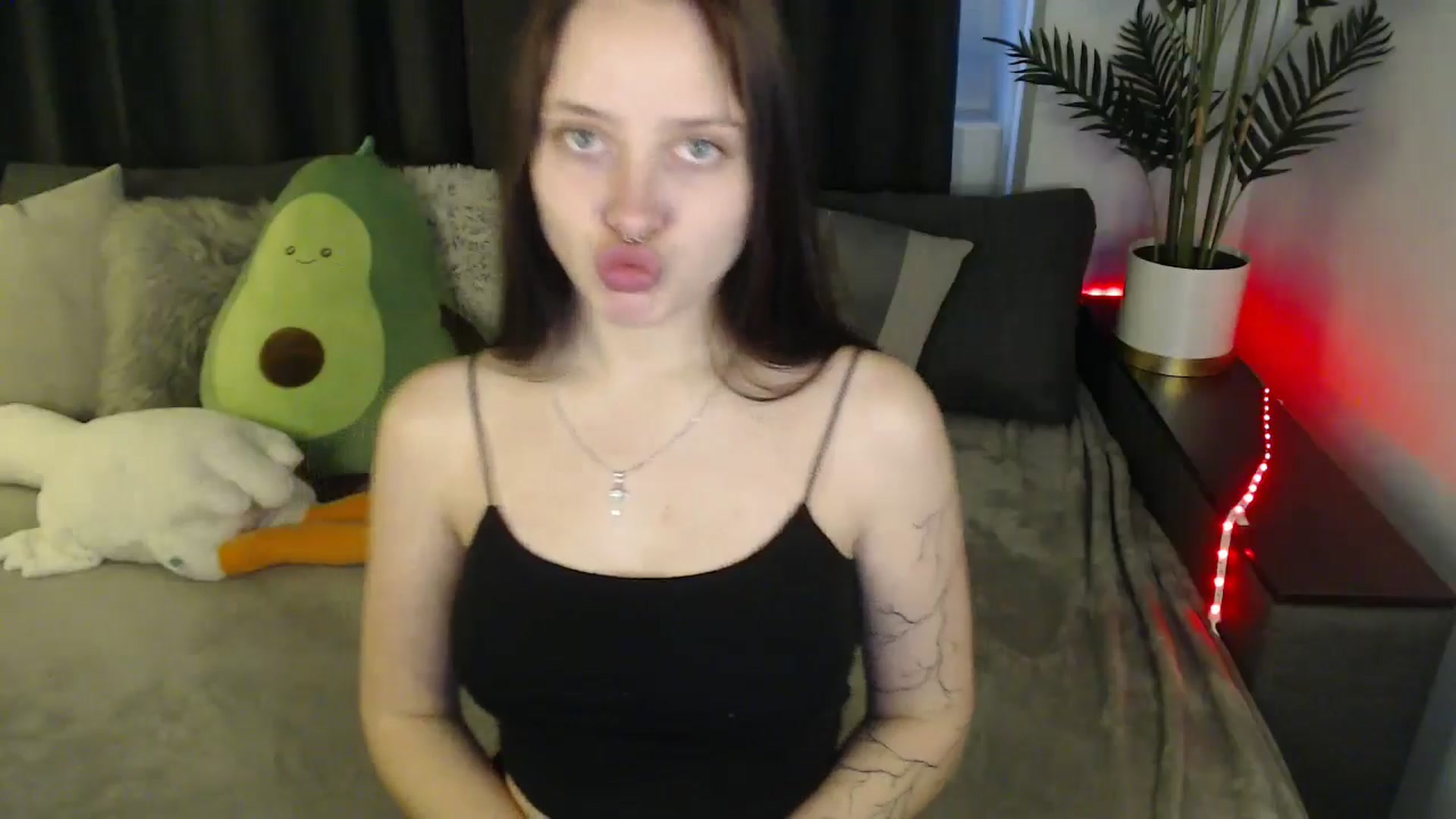Gallery image thumbnail from SerenaSantos's myfreecams stream on, 05/27/2025, 13:39 image 15 of 20