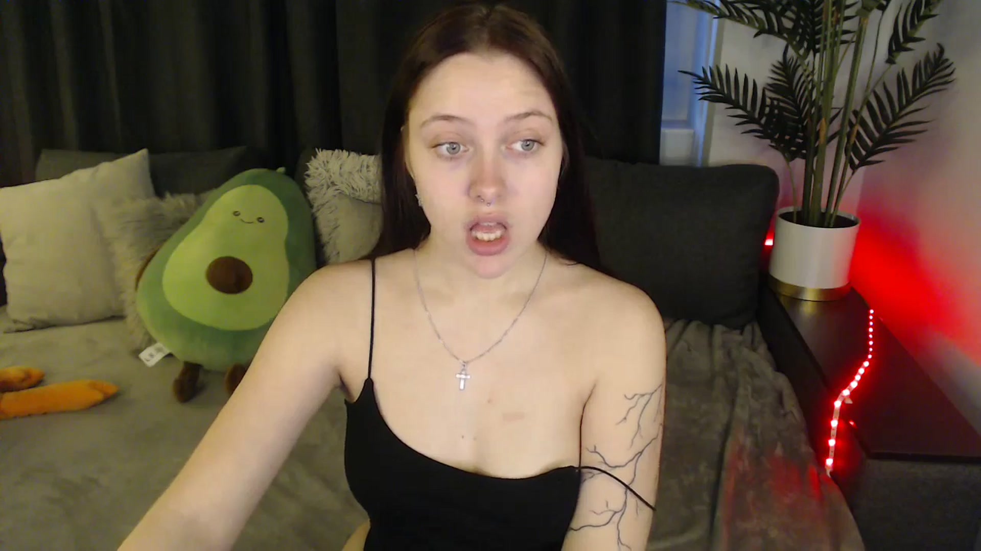 Gallery image thumbnail from SerenaSantos's myfreecams stream on, 05/30/2025, 13:58 image 16 of 20