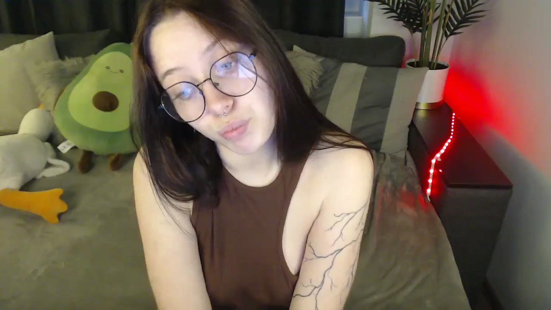 Gallery image thumbnail from SerenaSantos's myfreecams stream on, 05/31/2025, 09:43 image 15 of 20