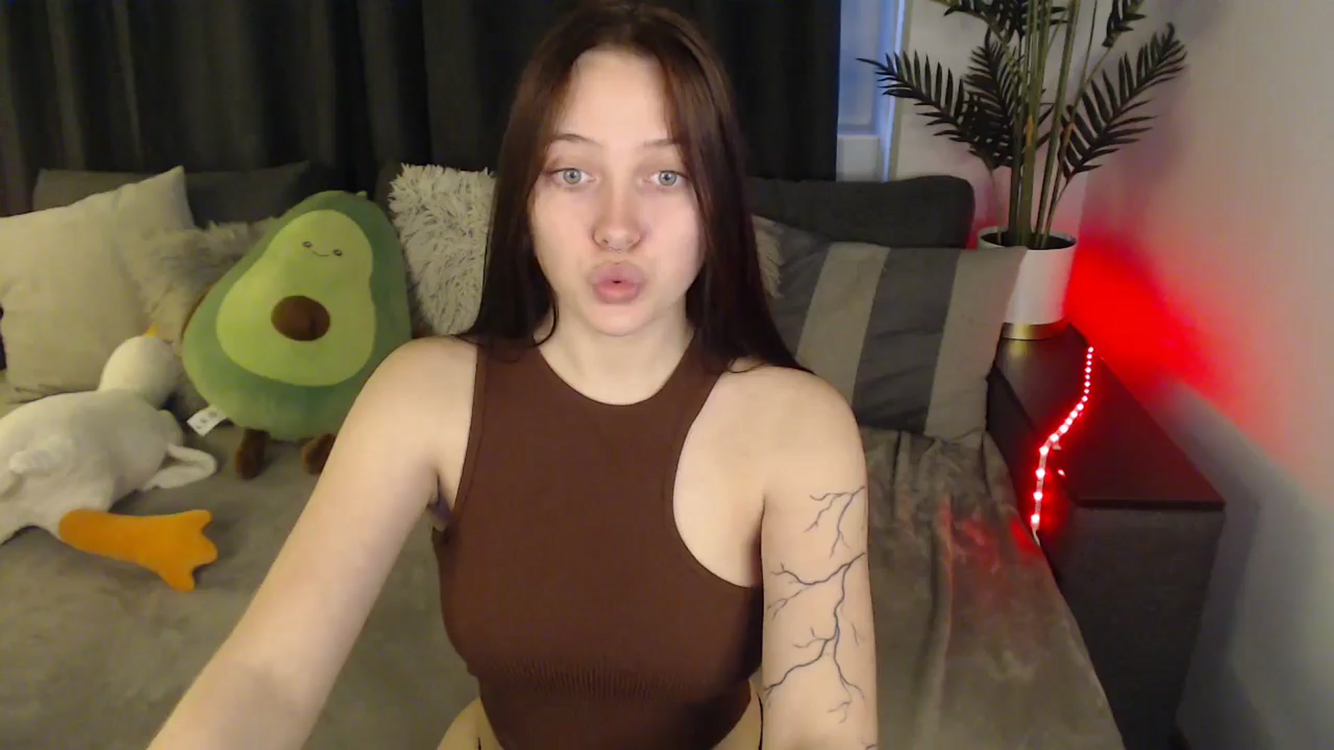 Gallery image thumbnail from SerenaSantos's myfreecams stream on, 05/31/2025, 11:28 image 1 of 20