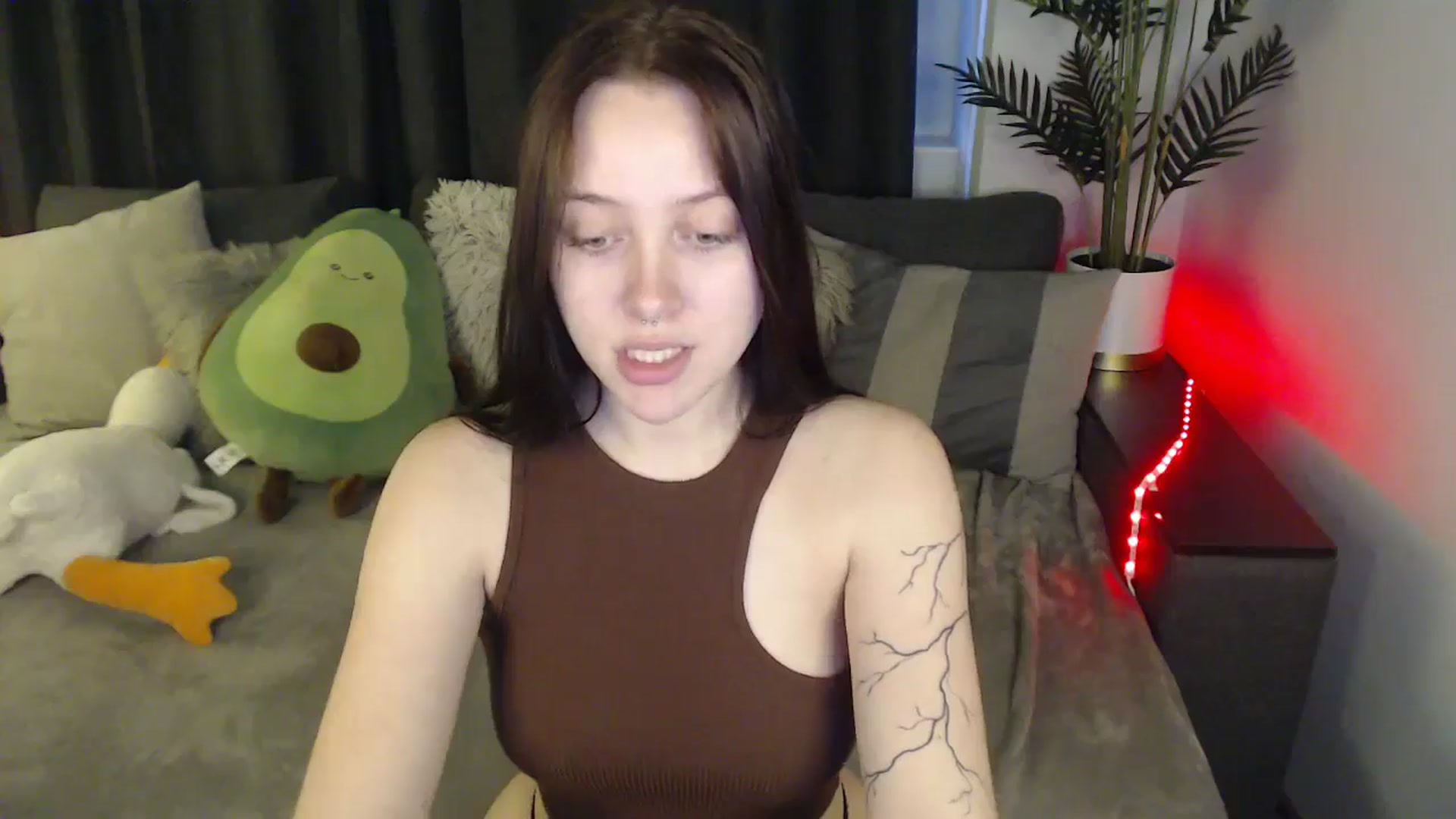 Gallery image thumbnail from SerenaSantos's myfreecams stream on, 05/31/2025, 11:28 image 3 of 20