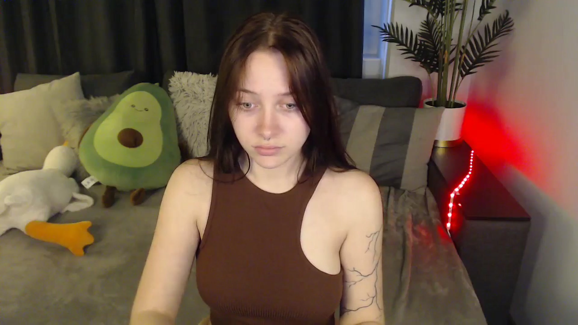 Gallery image thumbnail from SerenaSantos's myfreecams stream on, 05/31/2025, 11:28 image 7 of 20