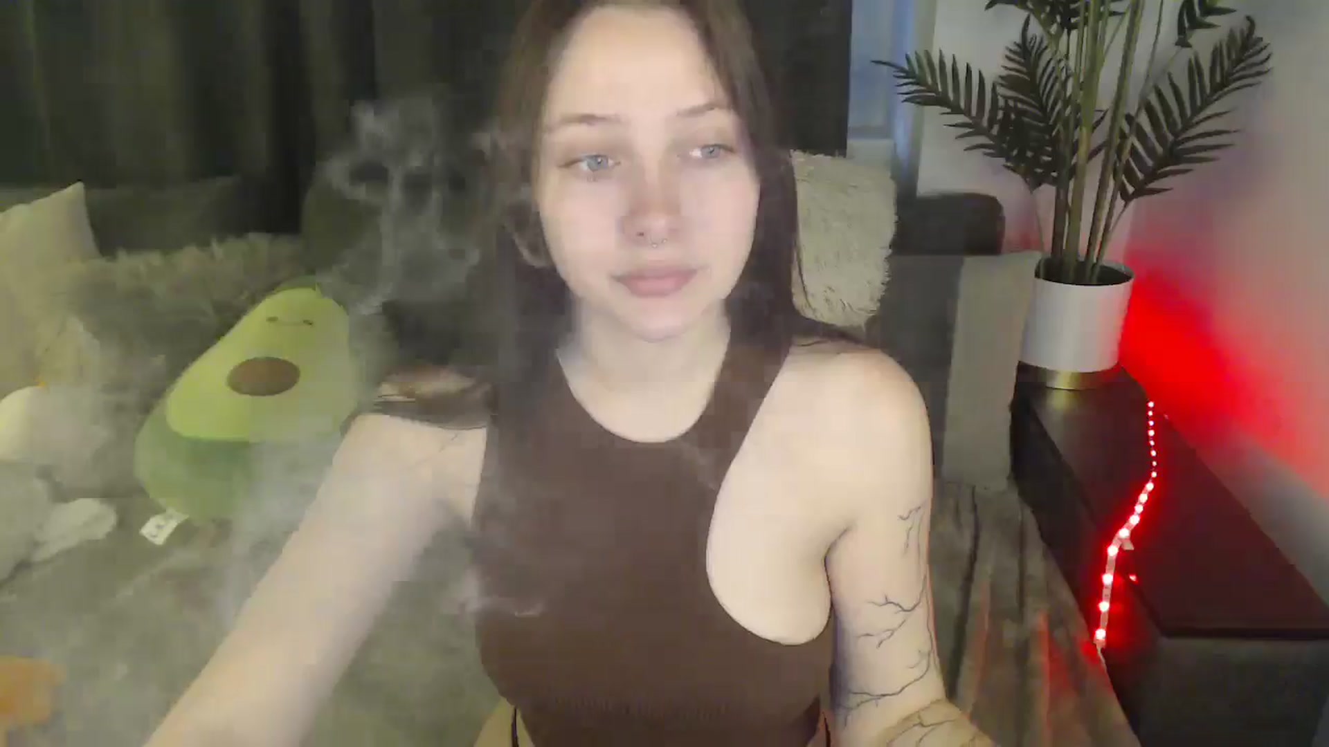 Gallery image thumbnail from SerenaSantos's myfreecams stream on, 05/31/2025, 13:22 image 13 of 20