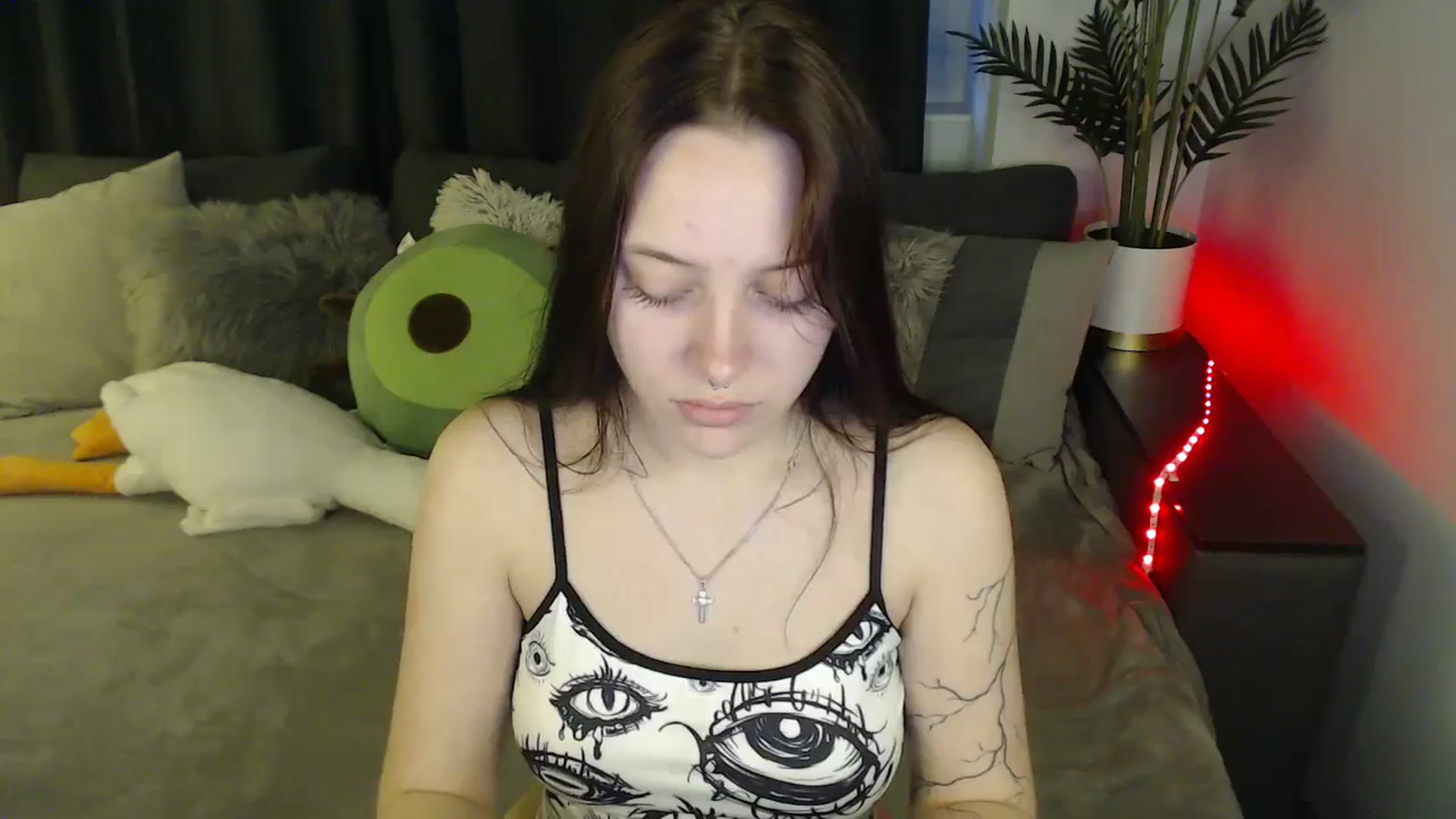 Gallery image thumbnail from SerenaSantos's myfreecams stream on, 06/02/2025, 10:51 image 14 of 20