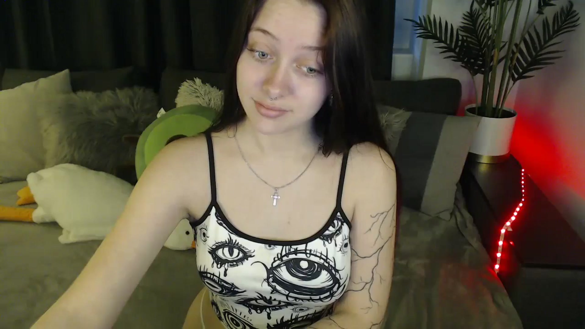 Gallery image thumbnail from SerenaSantos's myfreecams stream on, 06/02/2025, 10:51 image 20 of 20