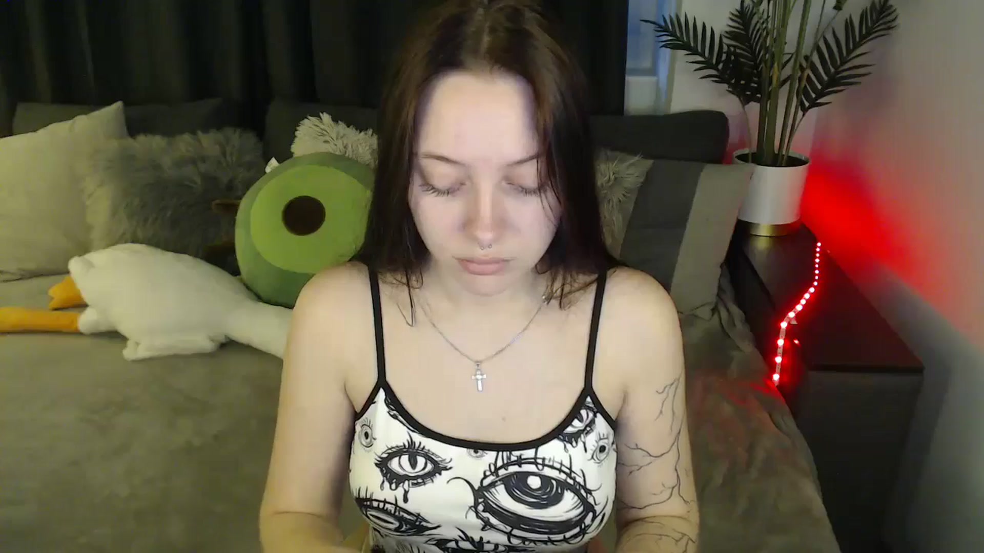 Gallery image thumbnail from SerenaSantos's myfreecams stream on, 06/02/2025, 10:51 image 15 of 20