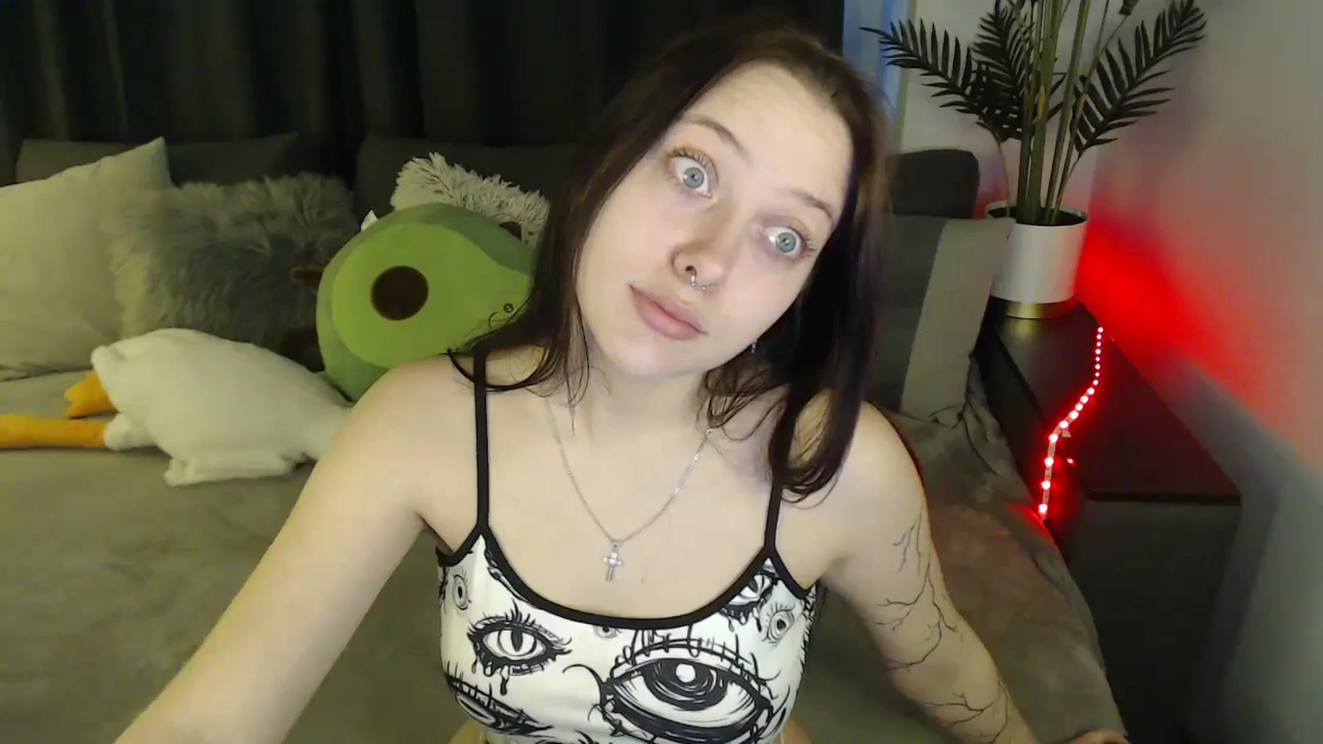 Gallery image thumbnail from SerenaSantos's myfreecams stream on, 06/02/2025, 10:51 image 11 of 20