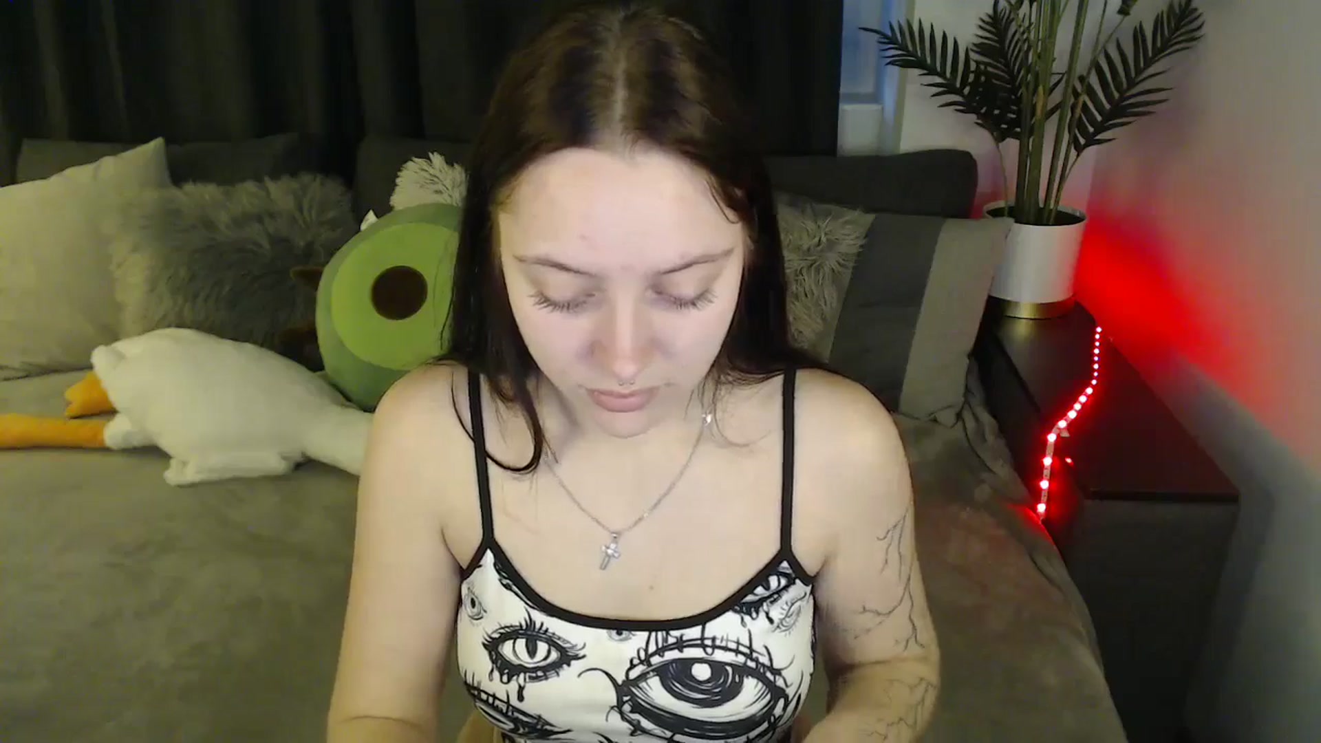 Gallery image thumbnail from SerenaSantos's myfreecams stream on, 06/02/2025, 10:51 image 10 of 20