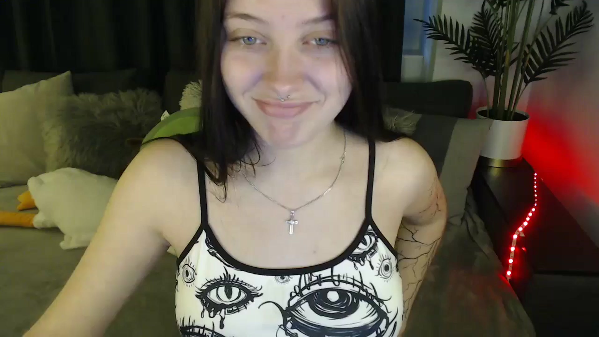 Gallery image thumbnail from SerenaSantos's myfreecams stream on, 06/02/2025, 10:51 image 19 of 20
