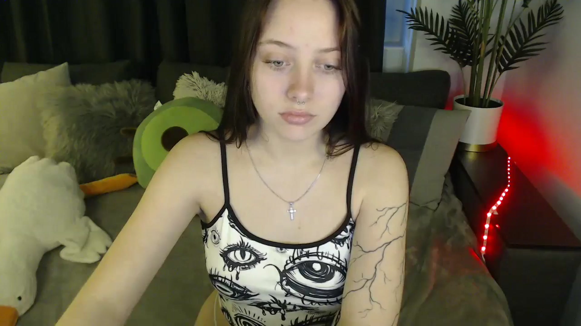 Gallery image thumbnail from SerenaSantos's myfreecams stream on, 06/02/2025, 12:16 image 16 of 20