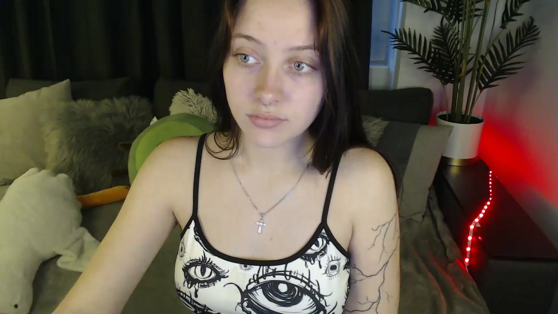 Gallery image thumbnail from SerenaSantos's myfreecams stream on, 06/02/2025, 13:00 image 5 of 20