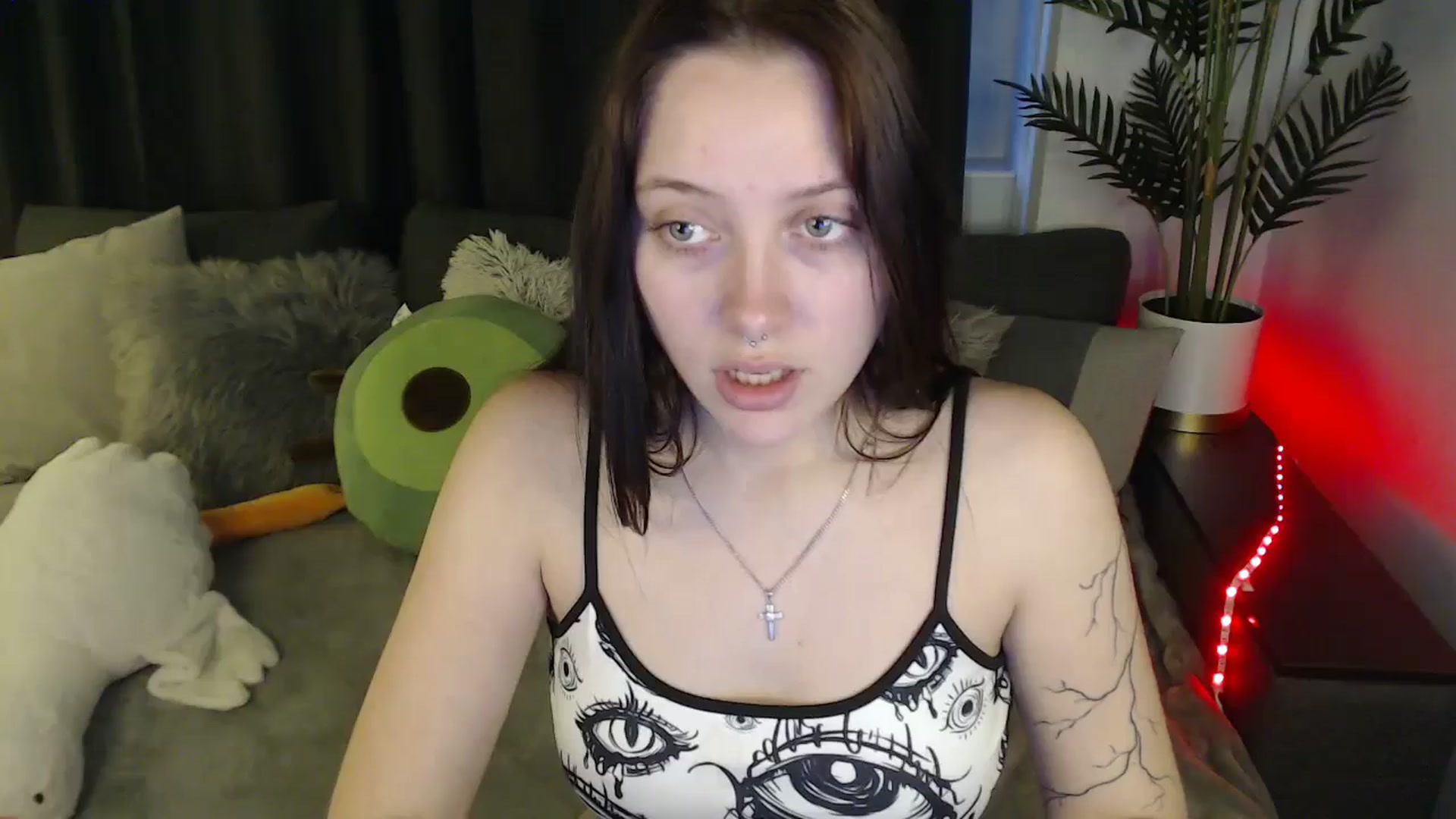 Gallery image thumbnail from SerenaSantos's myfreecams stream on, 06/02/2025, 13:00 image 1 of 20