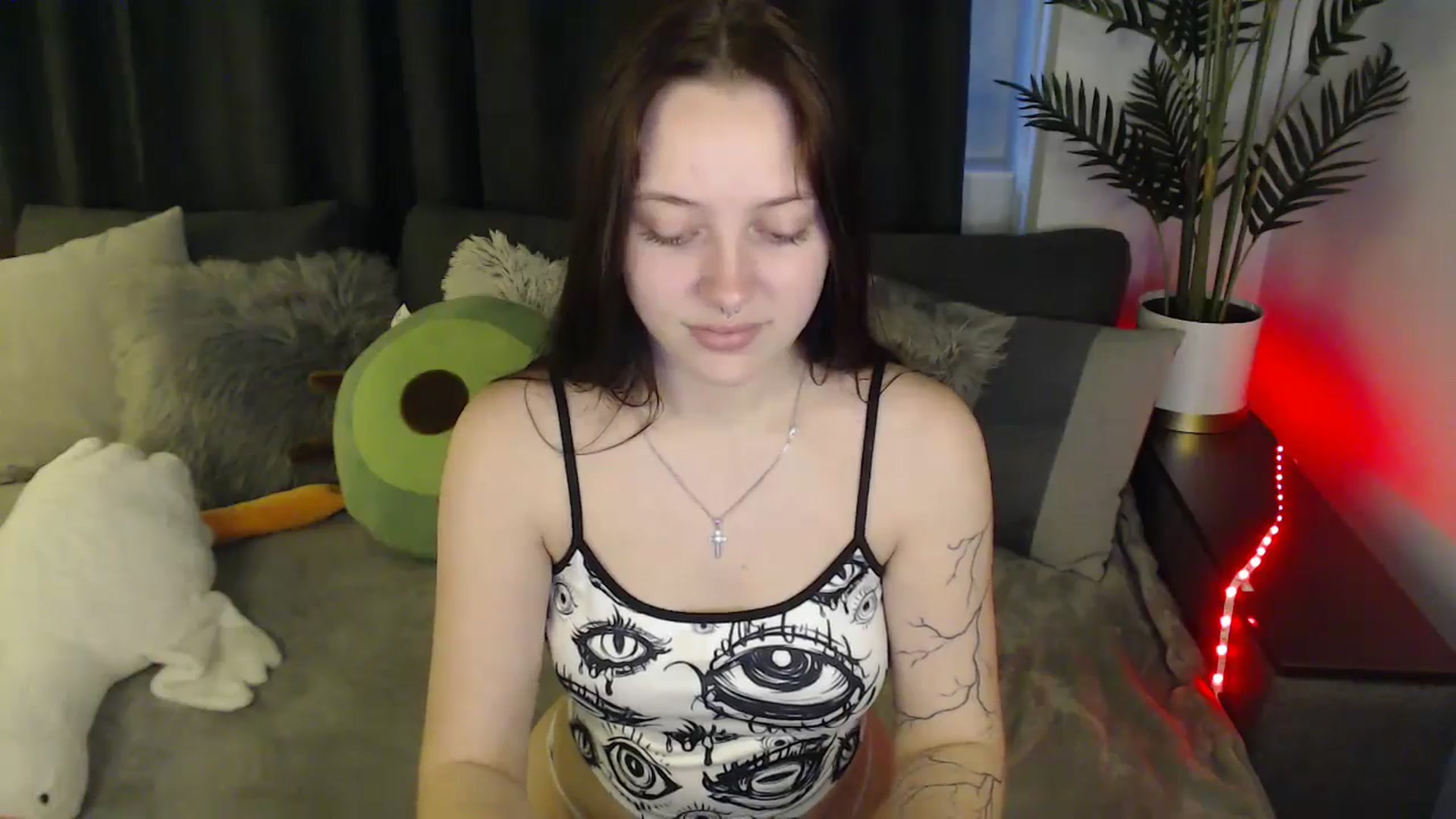 Gallery image thumbnail from SerenaSantos's myfreecams stream on, 06/02/2025, 13:00 image 12 of 20