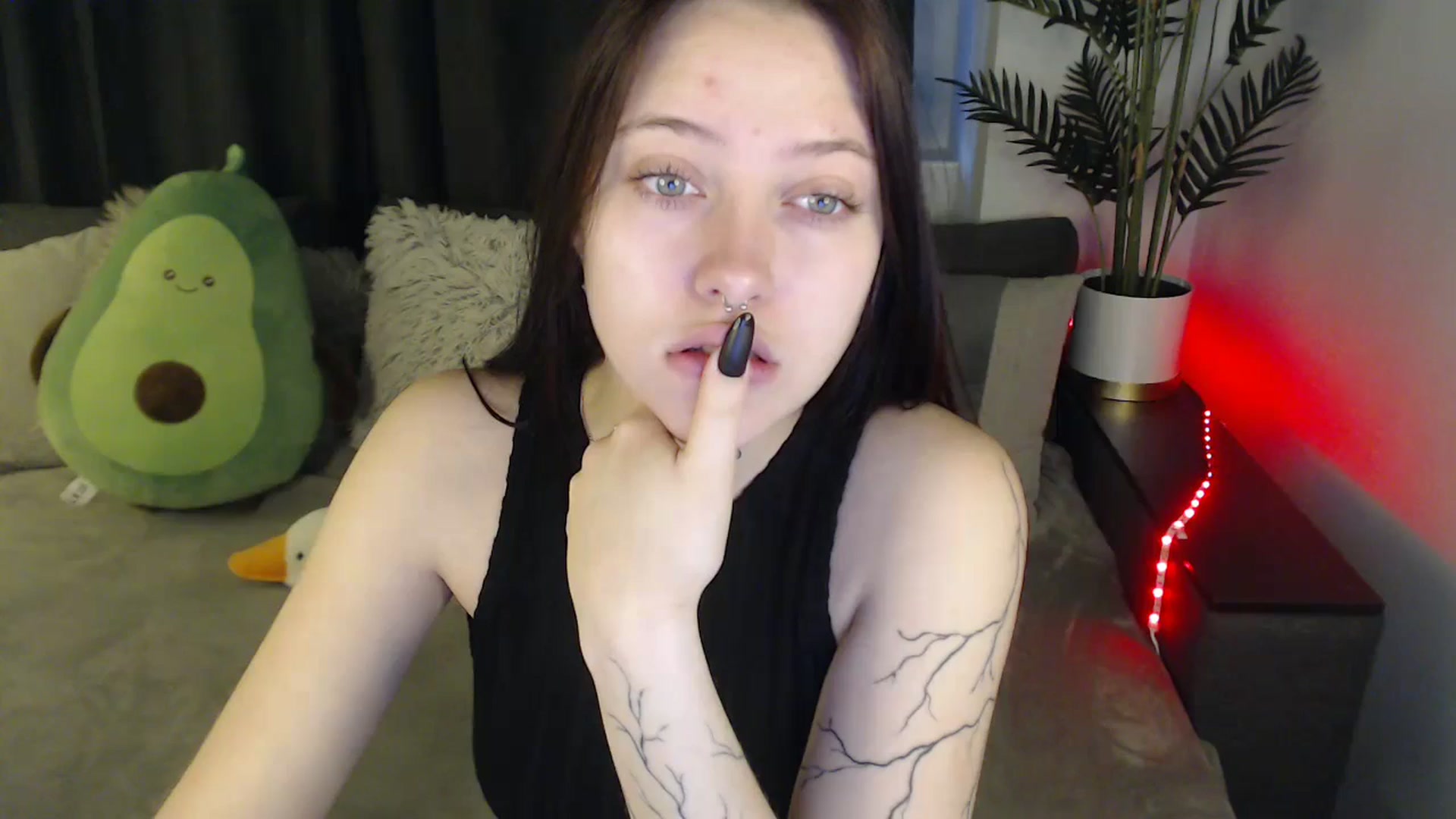 Gallery image thumbnail from SerenaSantos's myfreecams stream on, 06/03/2025, 08:19 image 18 of 20