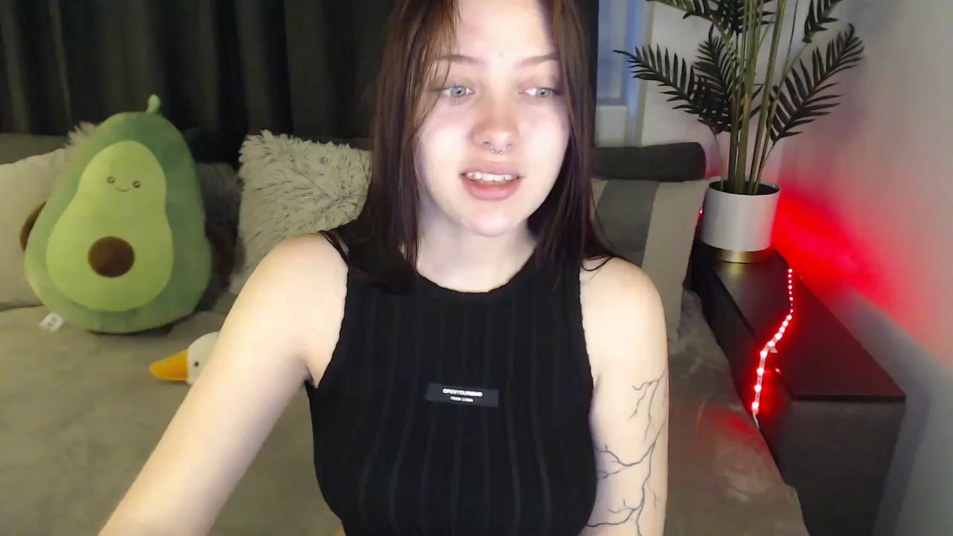 Gallery image thumbnail from SerenaSantos's myfreecams stream on, 06/03/2025, 08:19 image 6 of 20