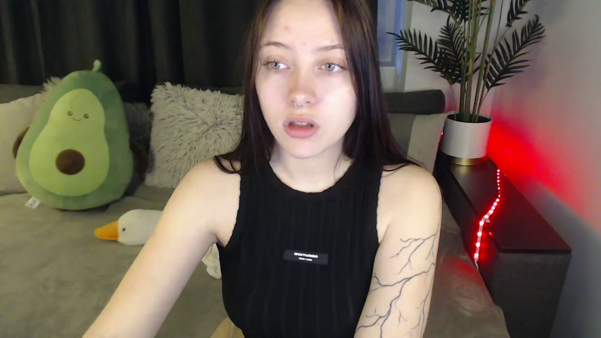 Gallery image thumbnail from SerenaSantos's myfreecams stream on, 06/03/2025, 08:19 image 12 of 20