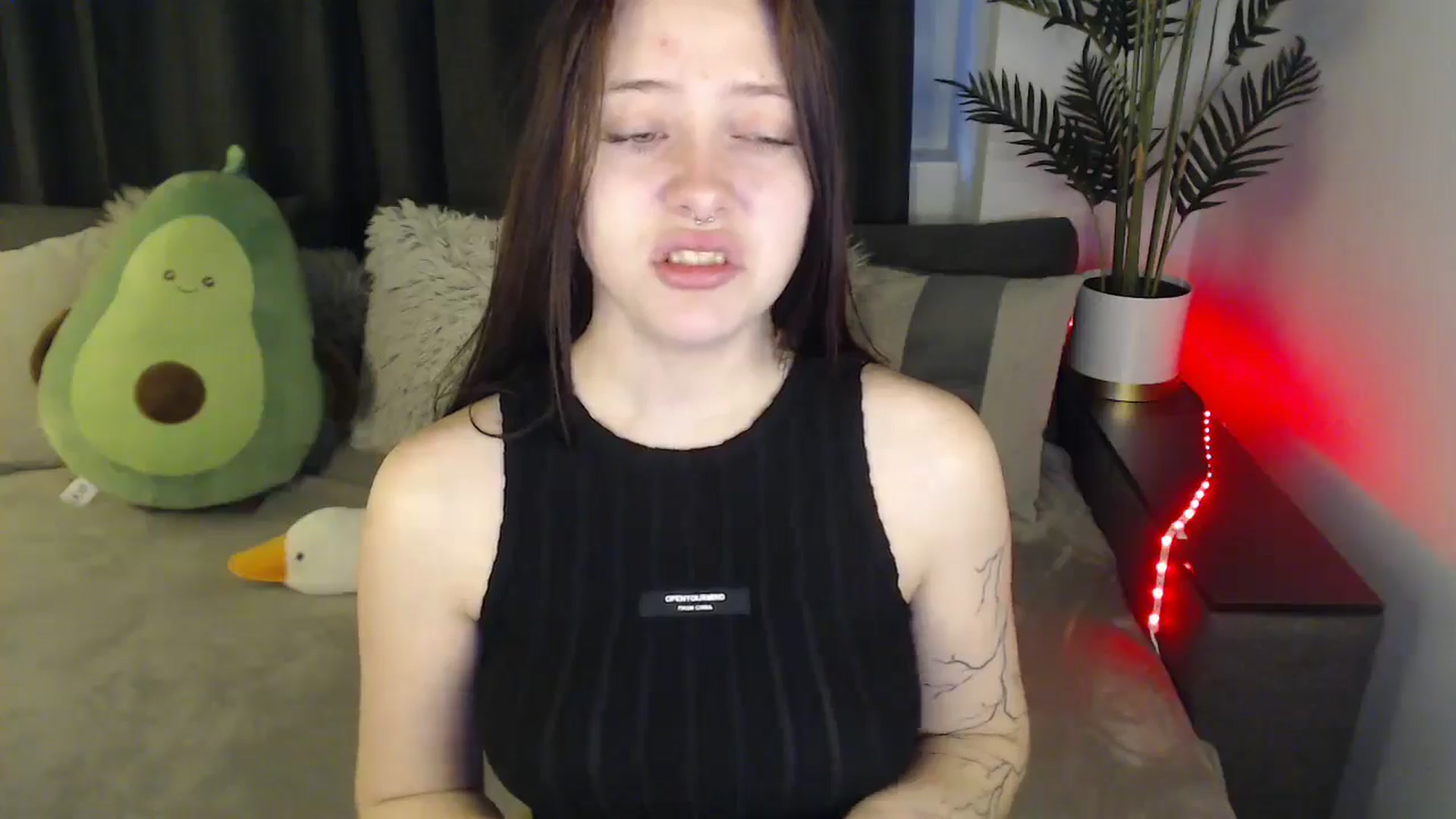 Gallery image thumbnail from SerenaSantos's myfreecams stream on, 06/03/2025, 08:19 image 15 of 20