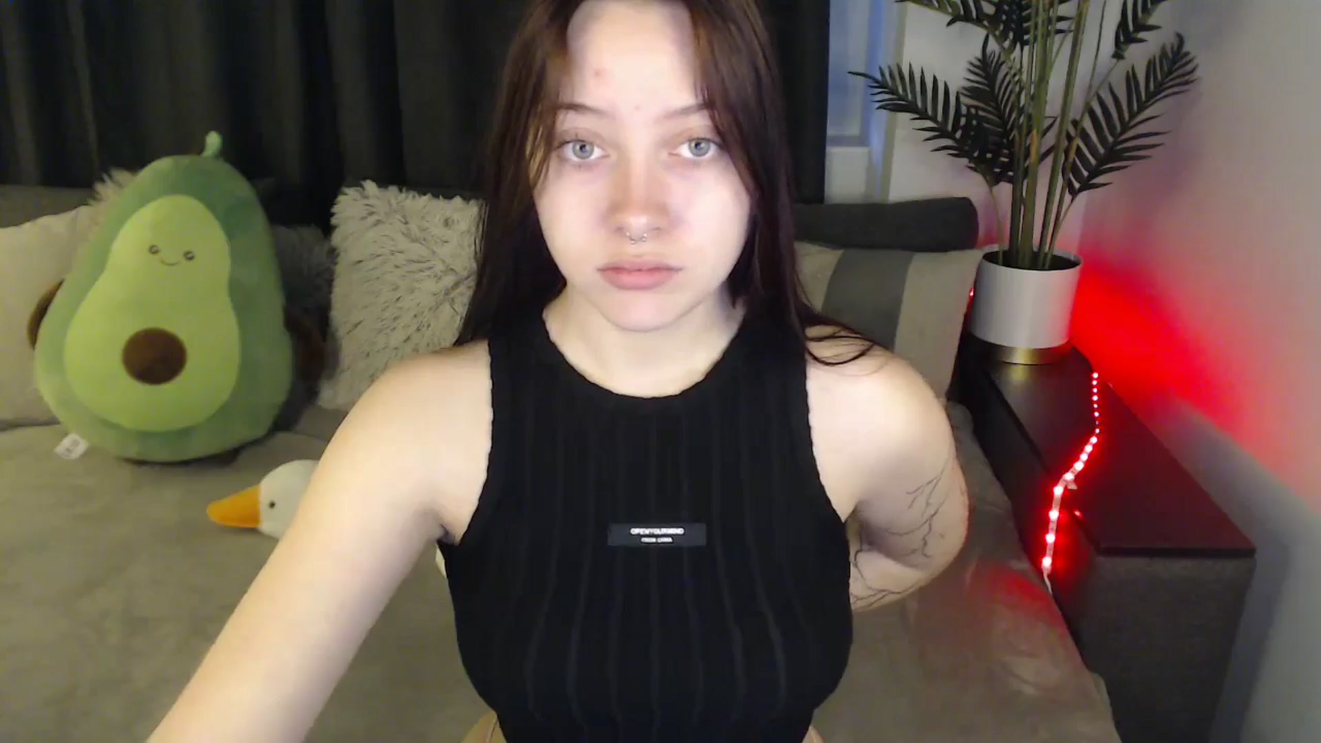 Gallery image thumbnail from SerenaSantos's myfreecams stream on, 06/03/2025, 08:19 image 16 of 20