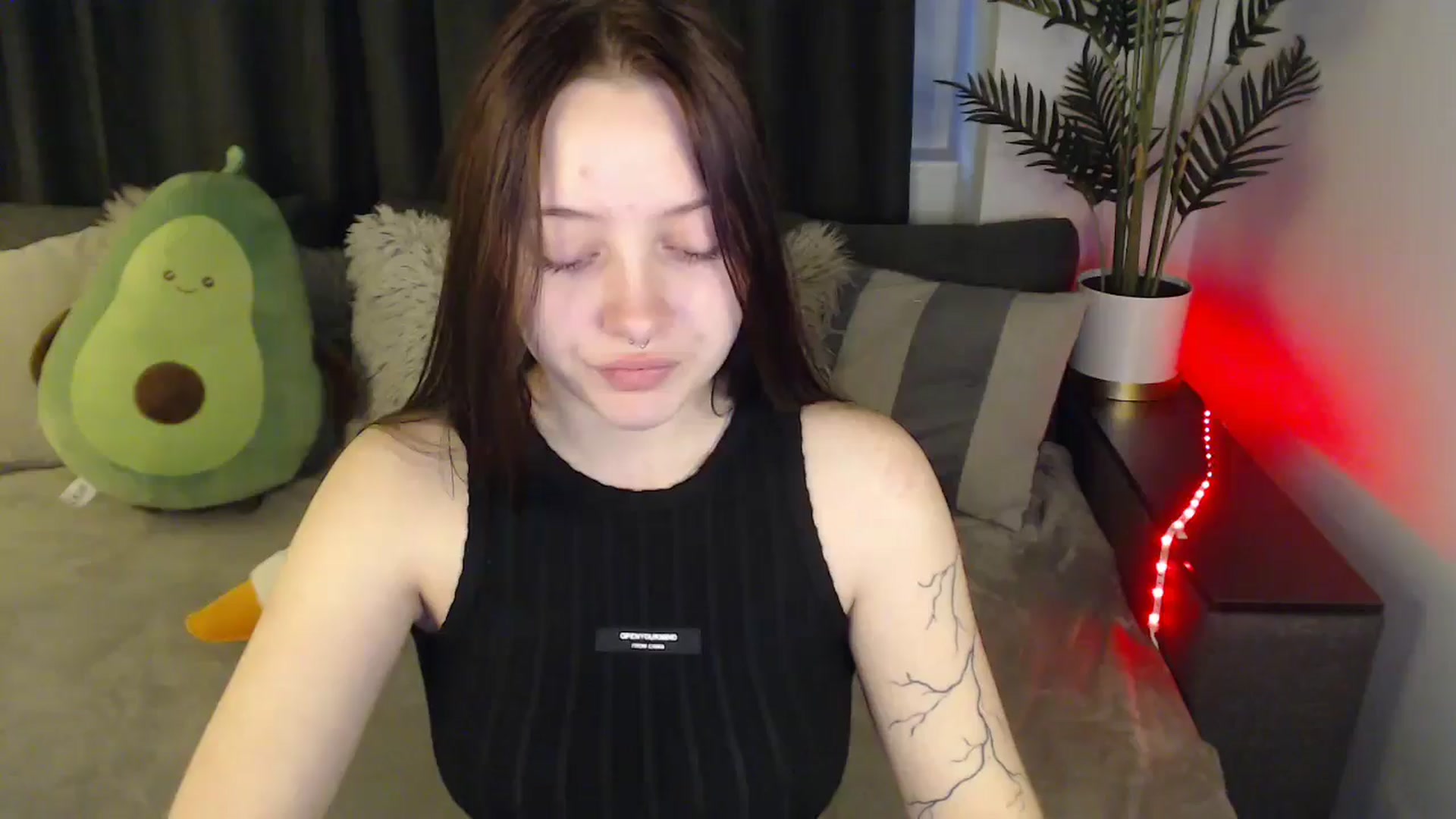 Gallery image thumbnail from SerenaSantos's myfreecams stream on, 06/03/2025, 09:33 image 4 of 20