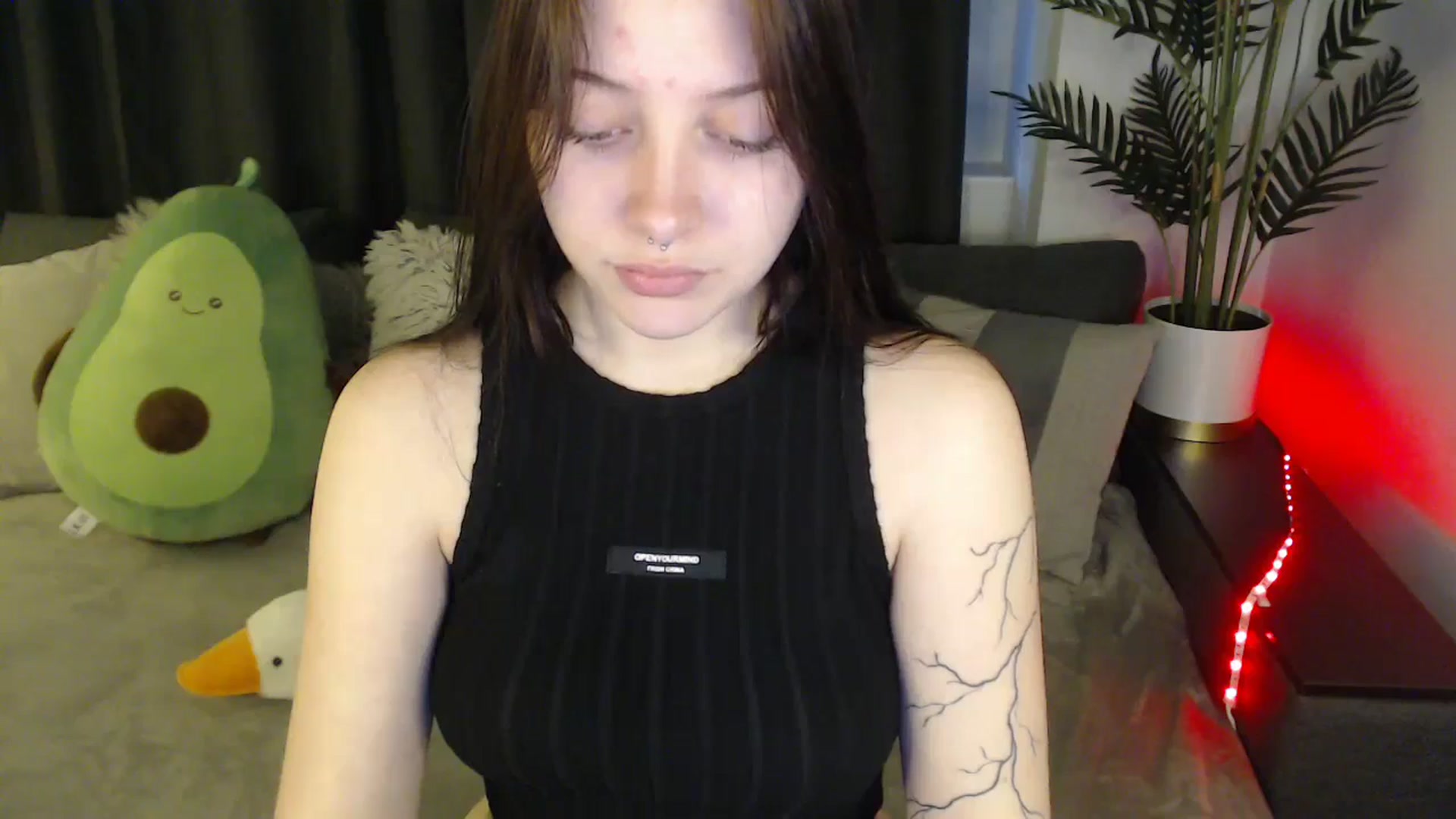 Gallery image thumbnail from SerenaSantos's myfreecams stream on, 06/03/2025, 09:33 image 9 of 20
