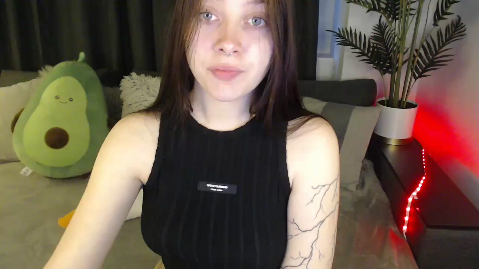 Gallery image thumbnail from SerenaSantos's myfreecams stream on, 06/03/2025, 09:33 image 11 of 20